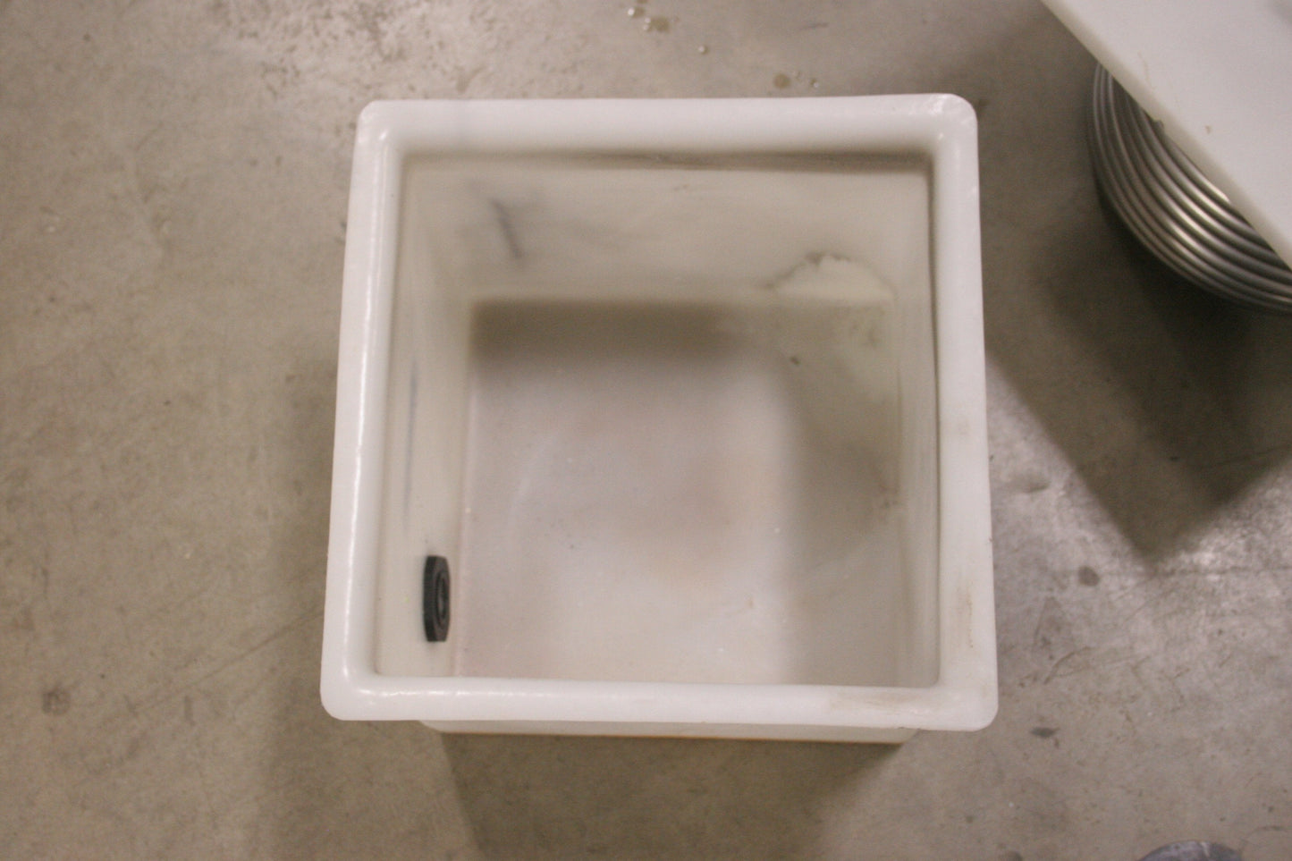 Used Bel-Art Heat Exchanger, 26 Coils, 3/4"-14, 3/4" Barb Fittings, Heat/Float Sensor