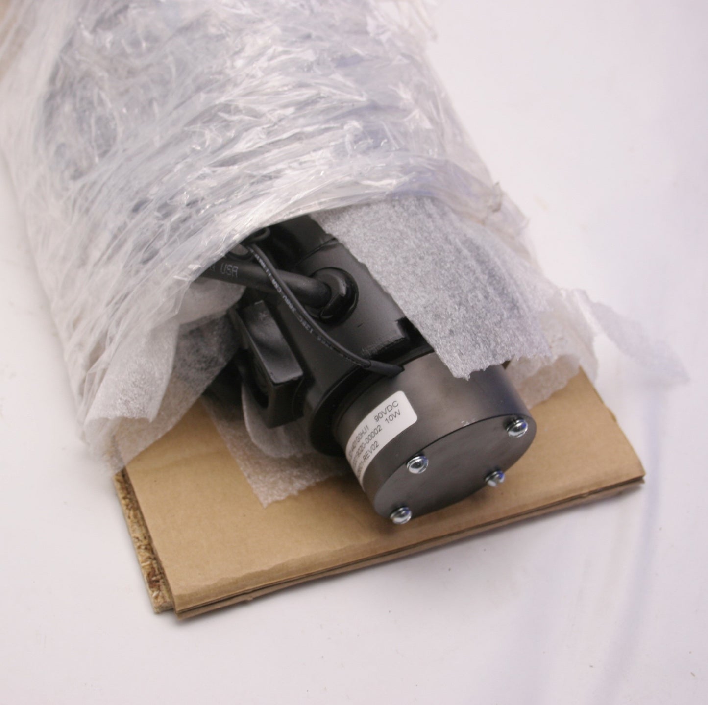New – Open box Leeson M1135306 J18G Motor 1/4 HP, 5/8" Shaft Dia, Ball Bearing, 30:1, 125lb-in