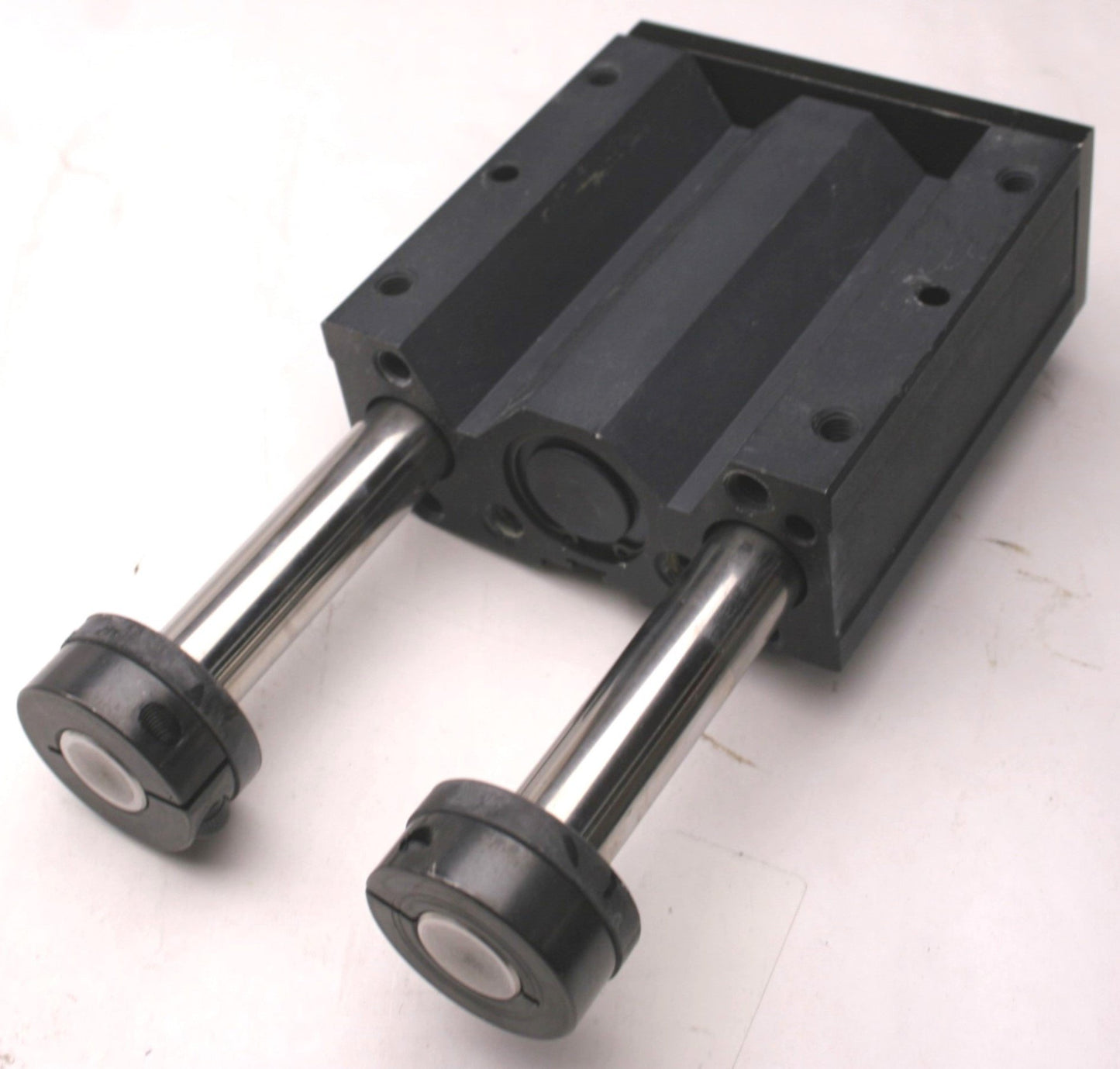 Used Parker SST32-751TK-A11 Pneumatic Slide Cylinder, 1/8"NPT Stroke: 3" Max PSI: 145