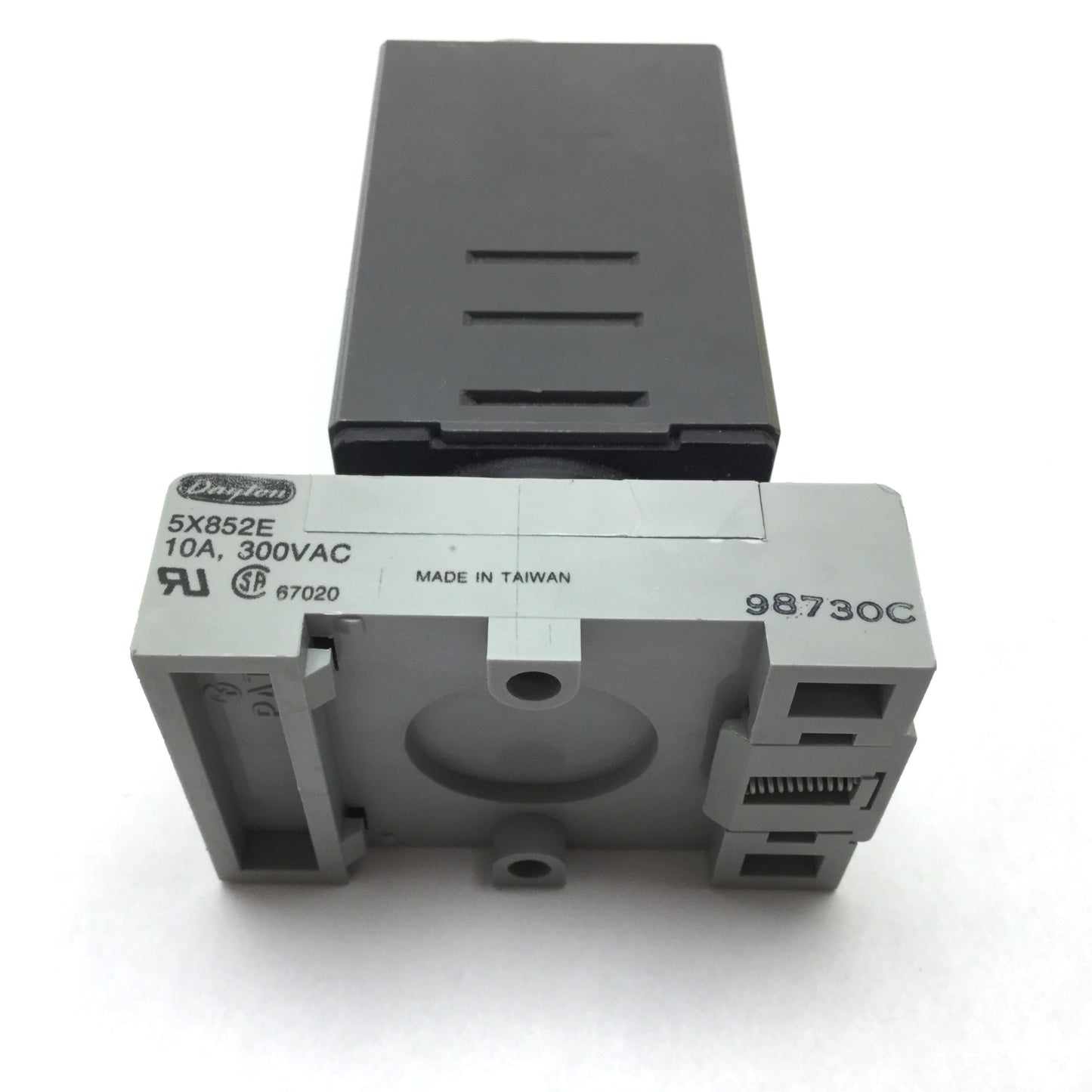 Used Idec GT3F-2 D24 Timer Relay, 0.1-600s, Power: 24VDC, 3A 30VDC / 4A 250VAC