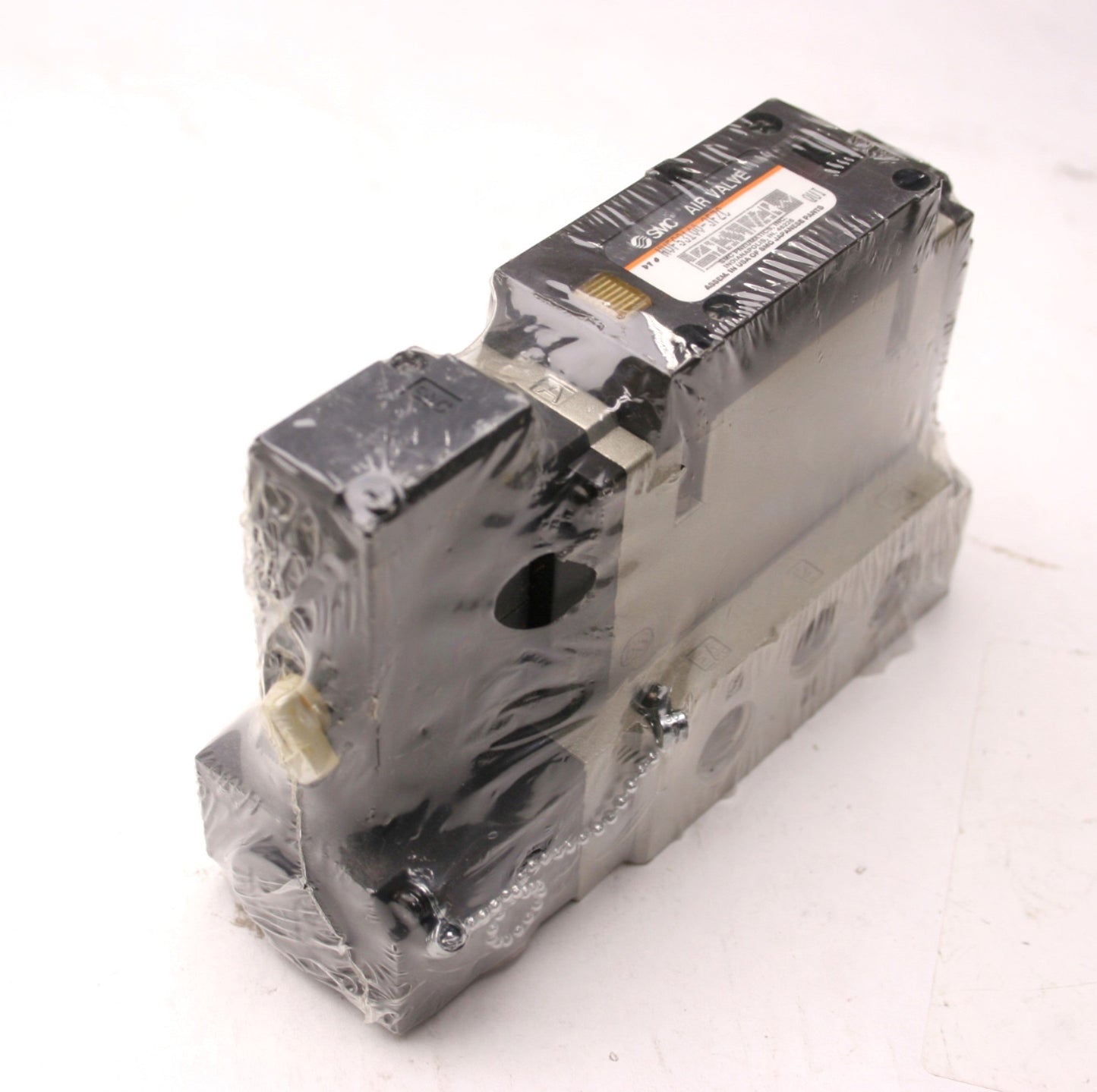 New SMC NVFS3100-3FZC Solenoid Valve, 110VAC, 5 Ports, With Base
