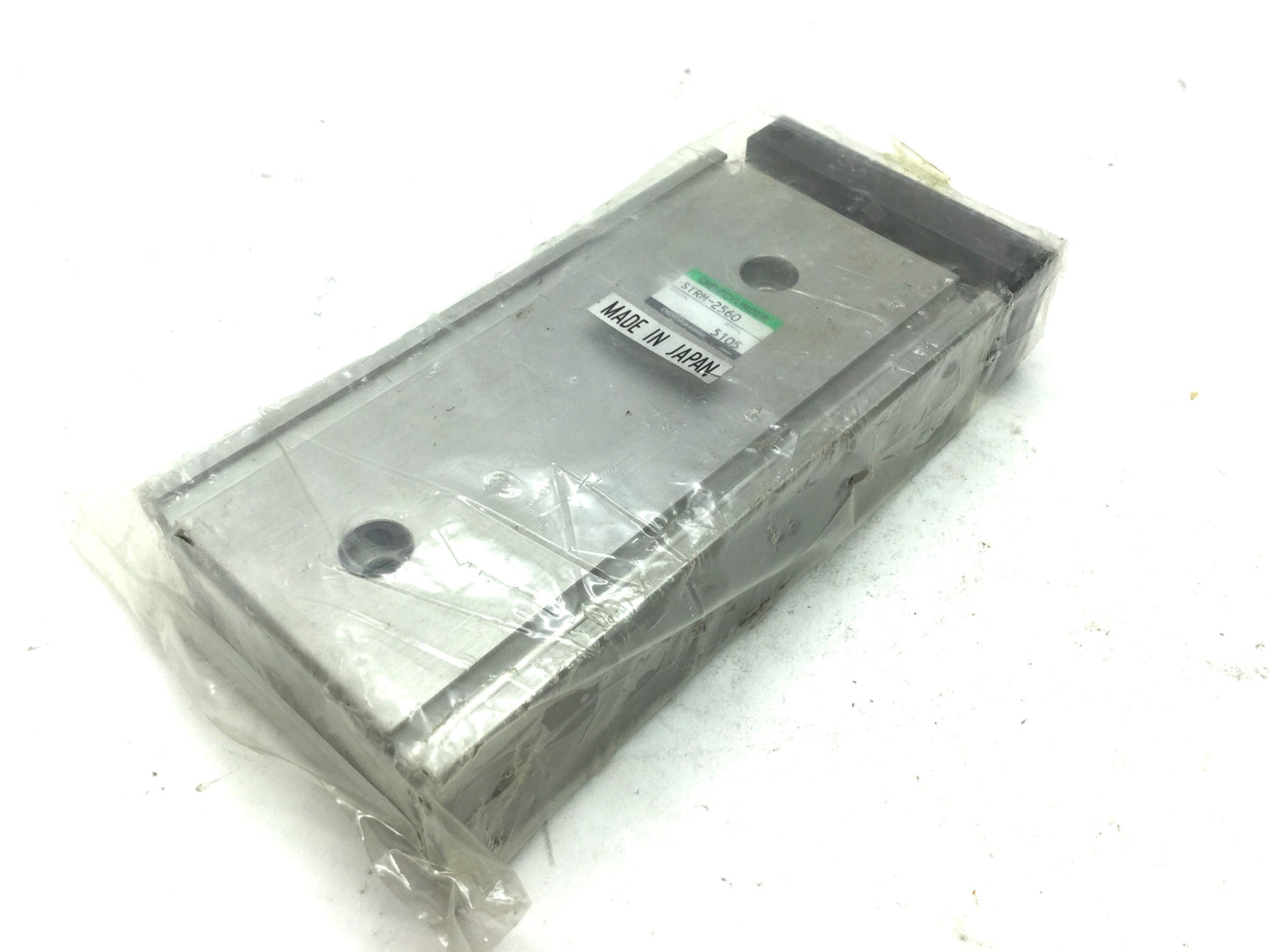 New CKD STRM-2560 Twin Rod Pneumatic Cylinder Bore: 25mm, Stroke: 60mm, 100 PSI, M5