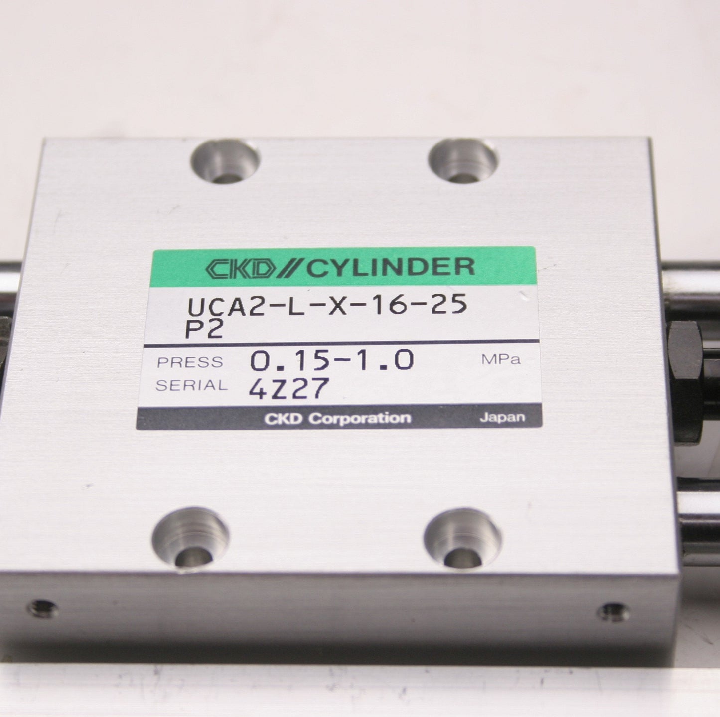 New – Open box CKD UCA2-L-X-16-25 P2 Pneumatic Guided Cylinder 25mm Stroke 10/32-M5x0.8 Ports