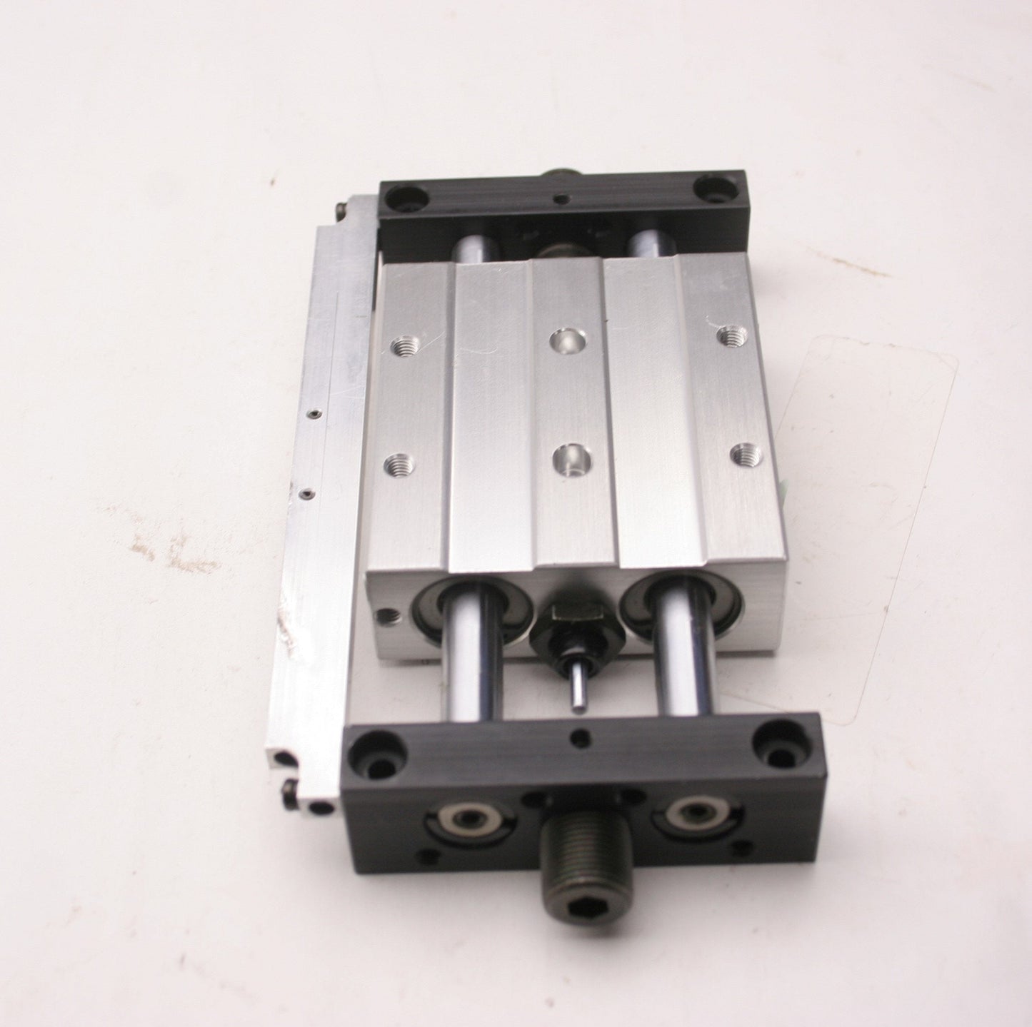 New – Open box CKD UCA2-L-X-16-25 P2 Pneumatic Guided Cylinder 25mm Stroke 10/32-M5x0.8 Ports