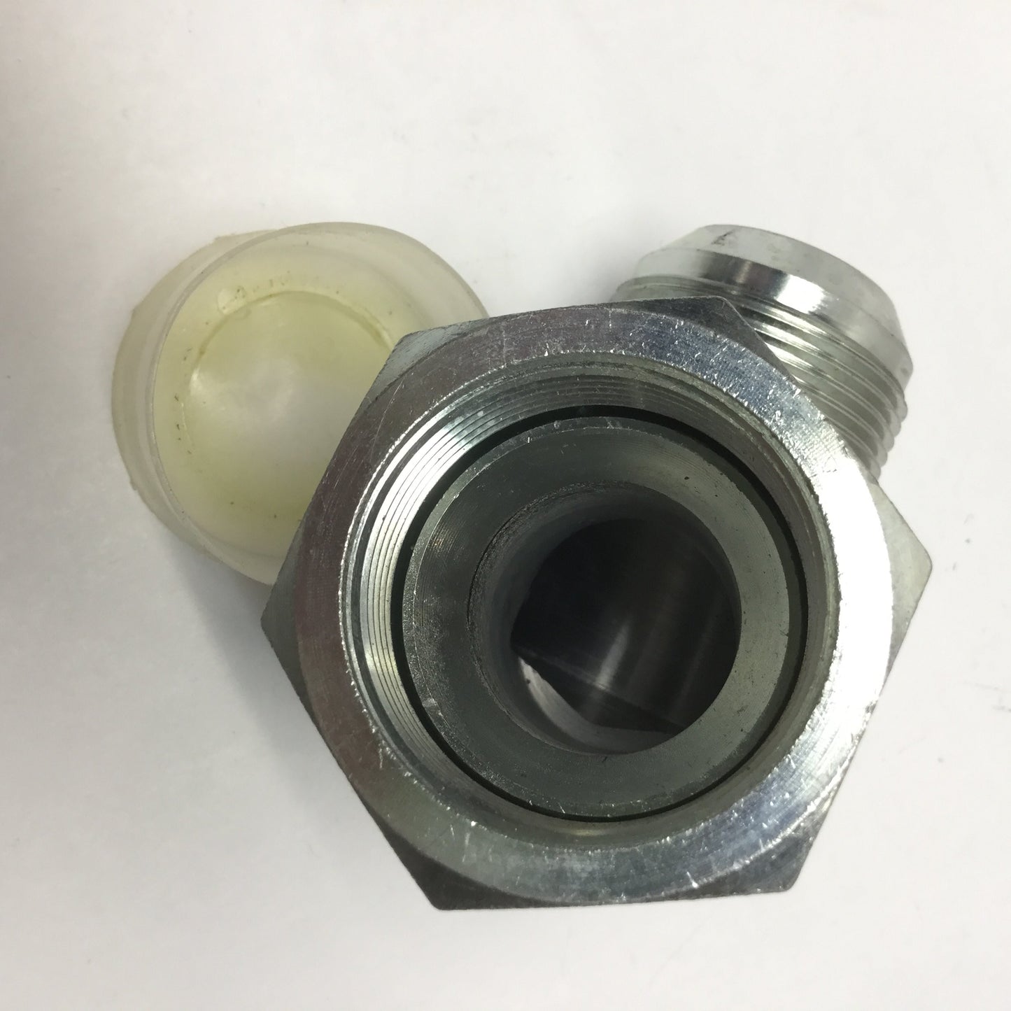 New – Open box 6500-20-20 Hydraulic Fitting 90° Elbow 1-1/4" JIC 37° Female Swivel x Male Flare