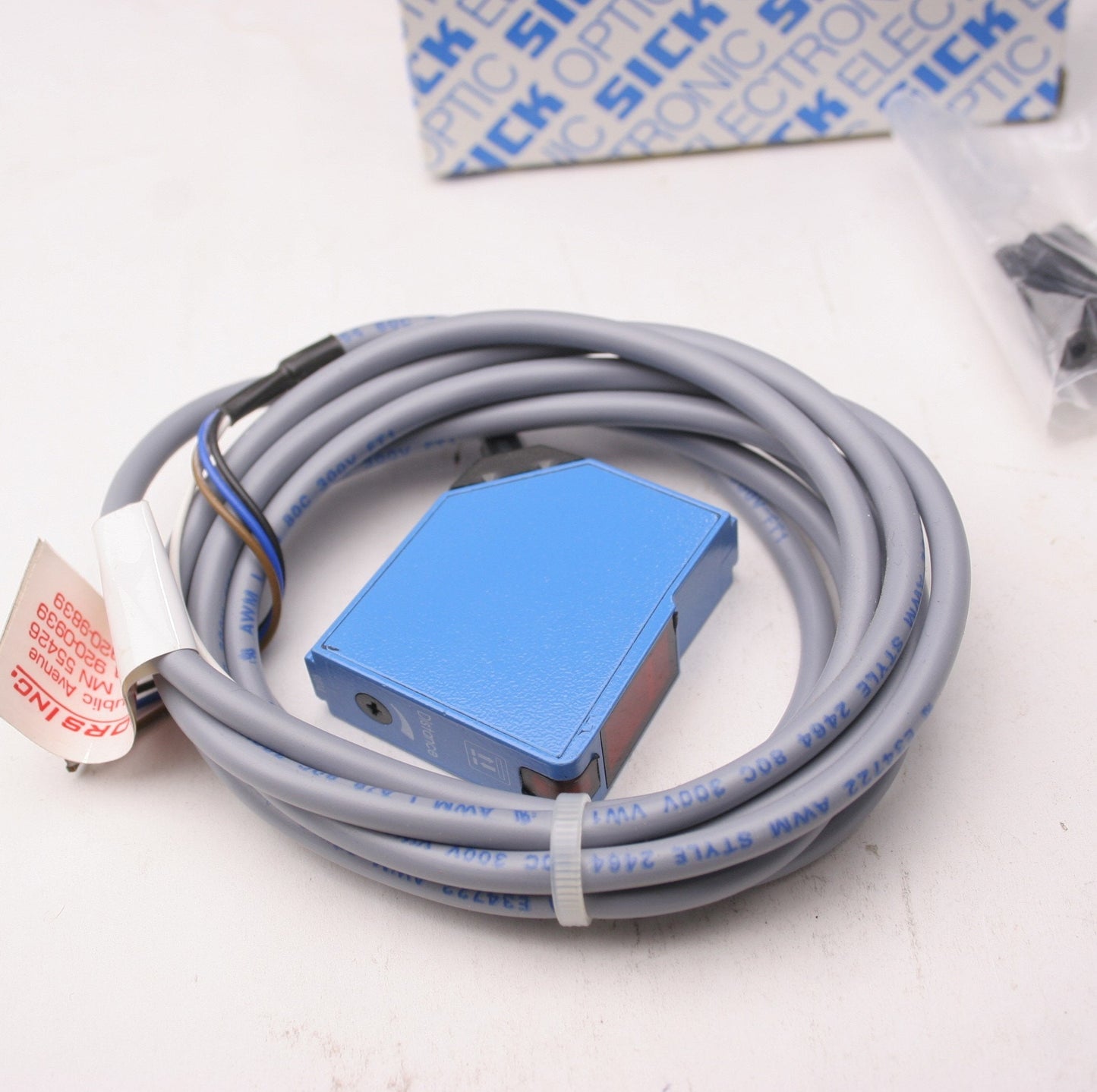 New Sick WT12-P1321 Photoelectric Sensor, 10-30VDC, With Mounting Bracket