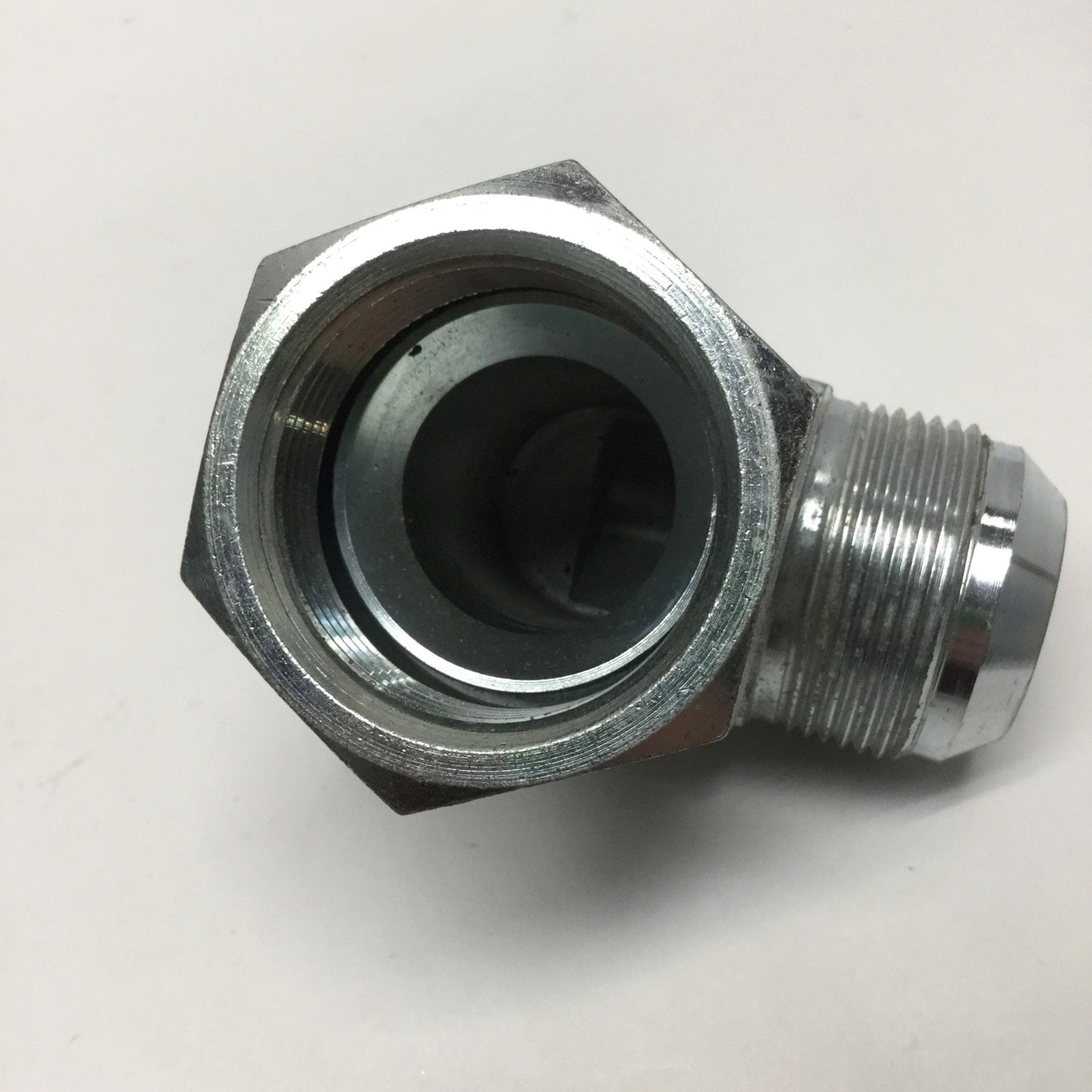 New – Open box 6500-20-20 Hydraulic Fitting 90° Elbow 1-1/4" JIC 37° Female Swivel x Male Flare
