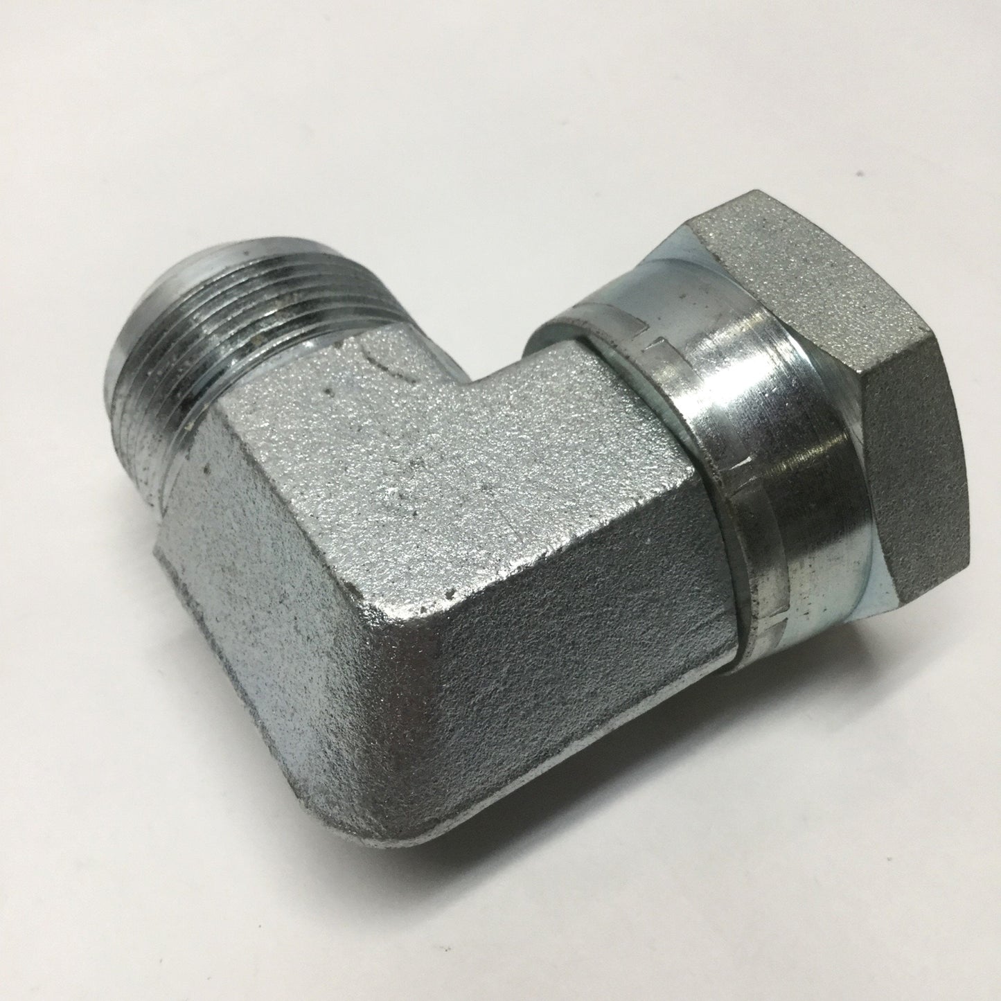 New – Open box 6500-20-20 Hydraulic Fitting 90° Elbow 1-1/4" JIC 37° Female Swivel x Male Flare