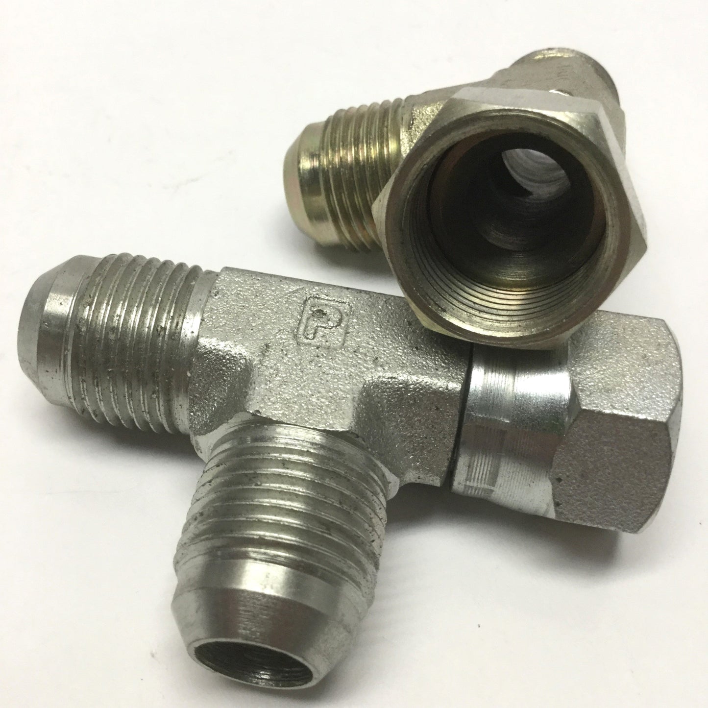New – Open box Lot of 2 Parker 10 R6X Hydraulic Run Tees 5/8" JIC 37° Female Swivel Nut x Male