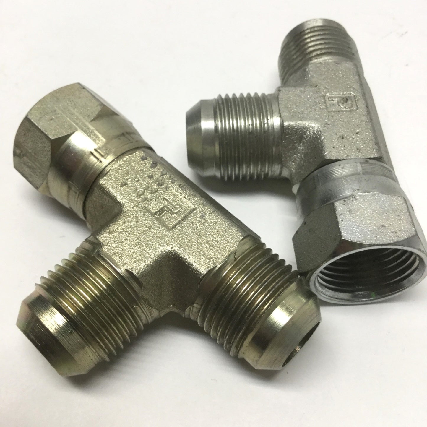New – Open box Lot of 2 Parker 10 R6X Hydraulic Run Tees 5/8" JIC 37° Female Swivel Nut x Male