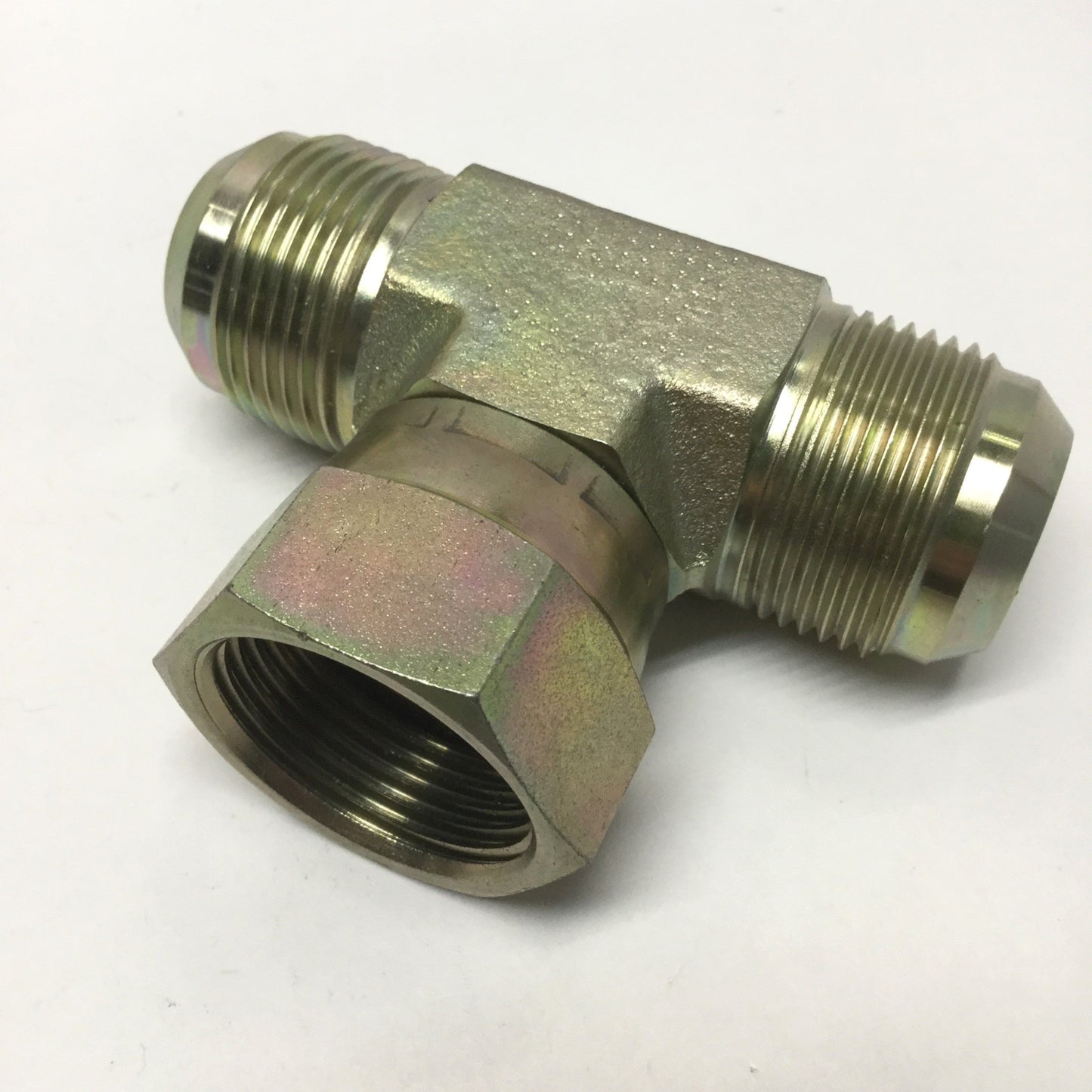 New – Open box 6600-16-16-16 Hydraulic Branch Tee 1" JIC 37° Female Swivel Nut x Male Flare