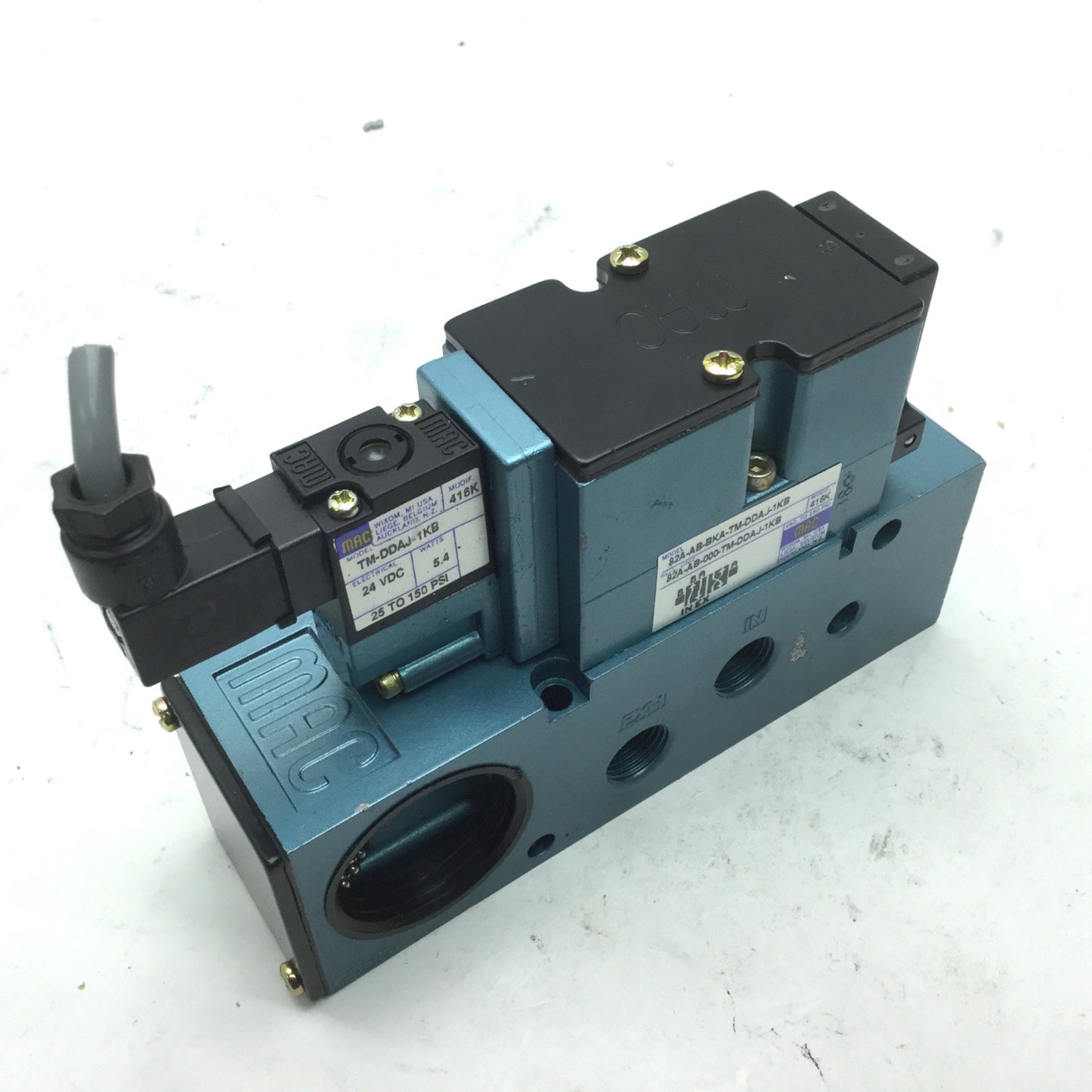 Used MAC 82A-AB-BKA-TM-DDAJ-1KB Pneumatic Spool Valve 2-Pos 4-Way 24VDC 3/8" 1/4" NPT
