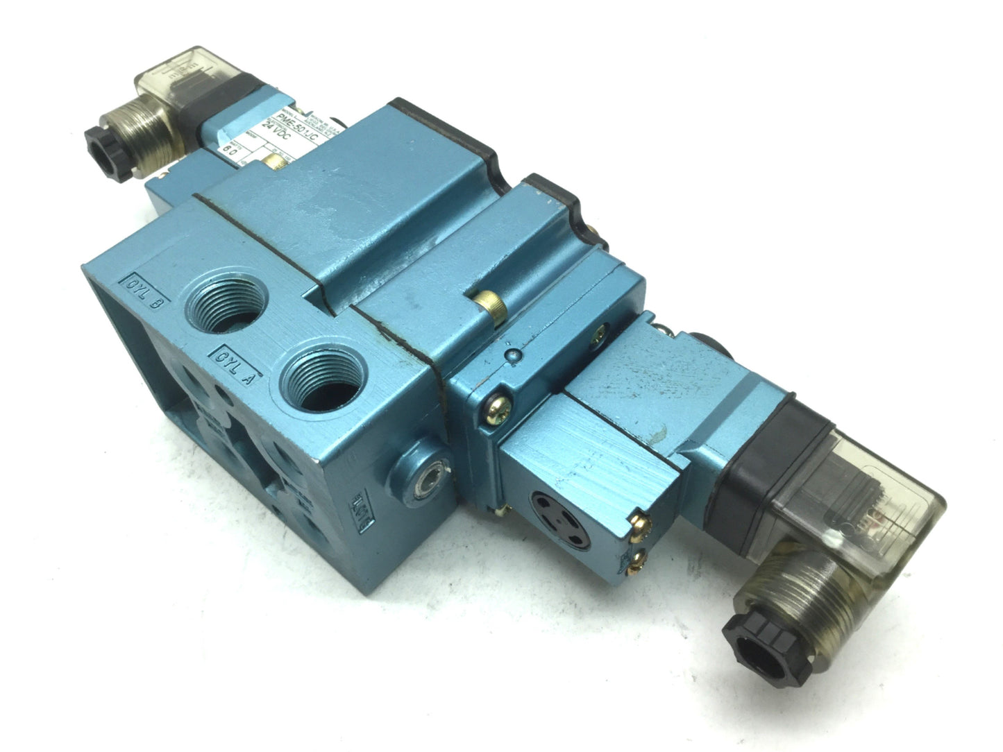 Used MAC 6332D-231-PM-501JC Pneumatic Spool Valve 3-Pos 4-Way 24VDC 3/8" NPT