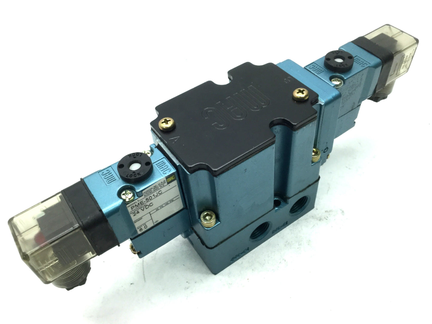 Used MAC 6332D-231-PM-501JC Pneumatic Spool Valve 3-Pos 4-Way 24VDC 3/8" NPT