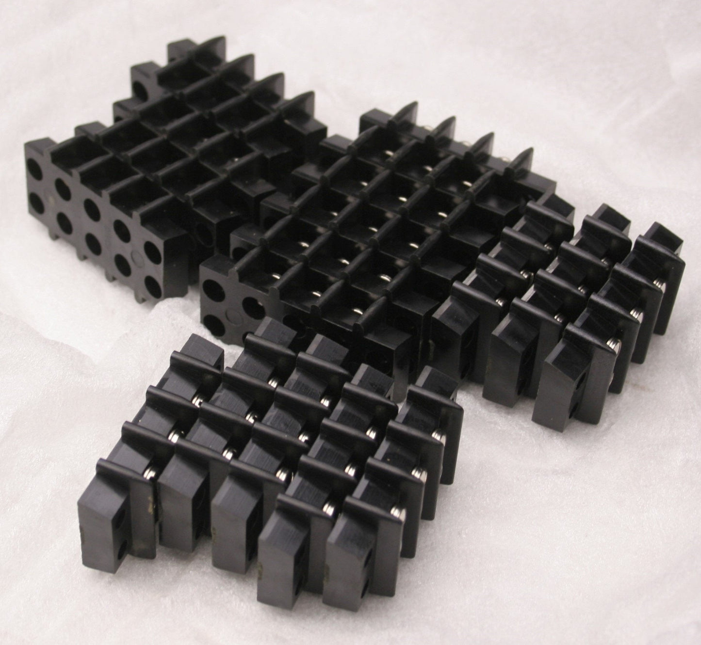 New – Open box Lot of 19 Cinch 3-141 Terminal Blocks, 20A 250V, 3 Position, 14-28 AWG