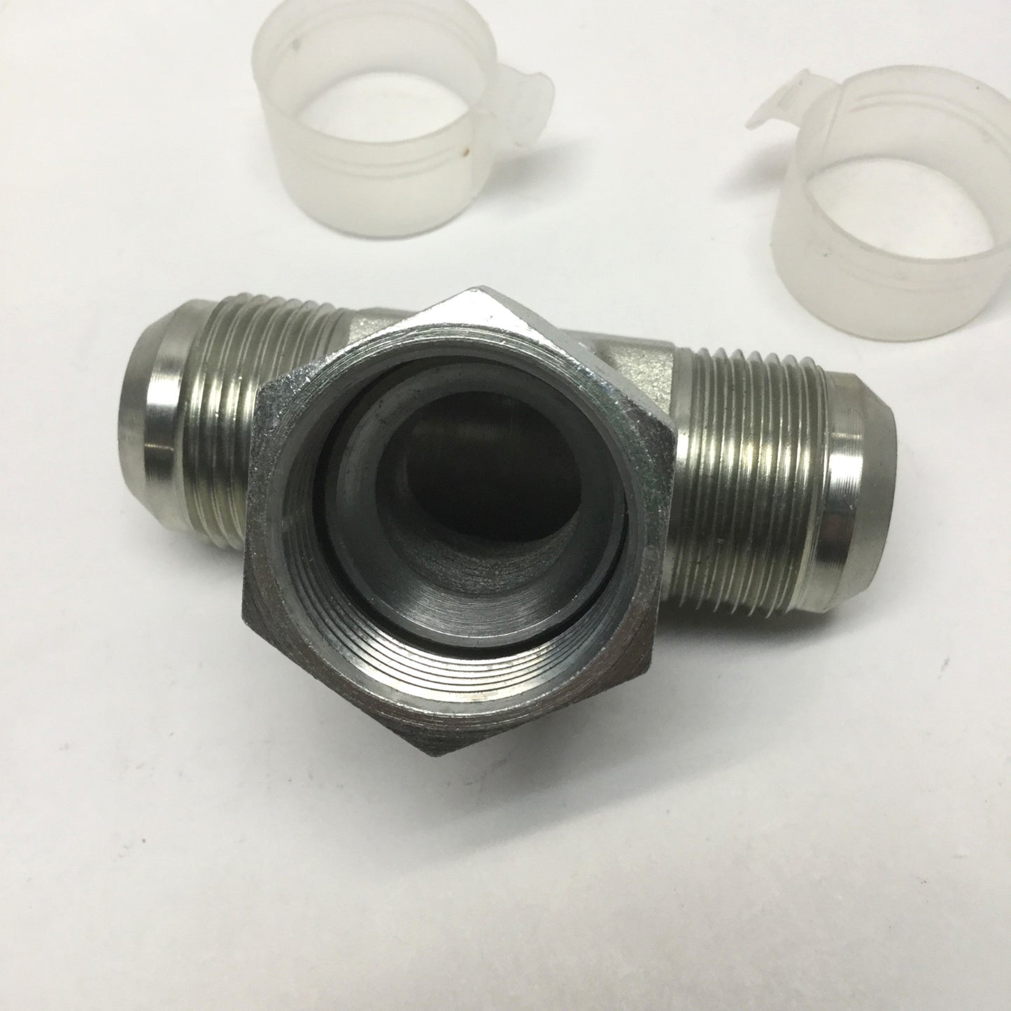 New – Open box 6600-16-16-16 Hydraulic Branch Tee 1" JIC 37° Female Swivel Nut to Male Flares