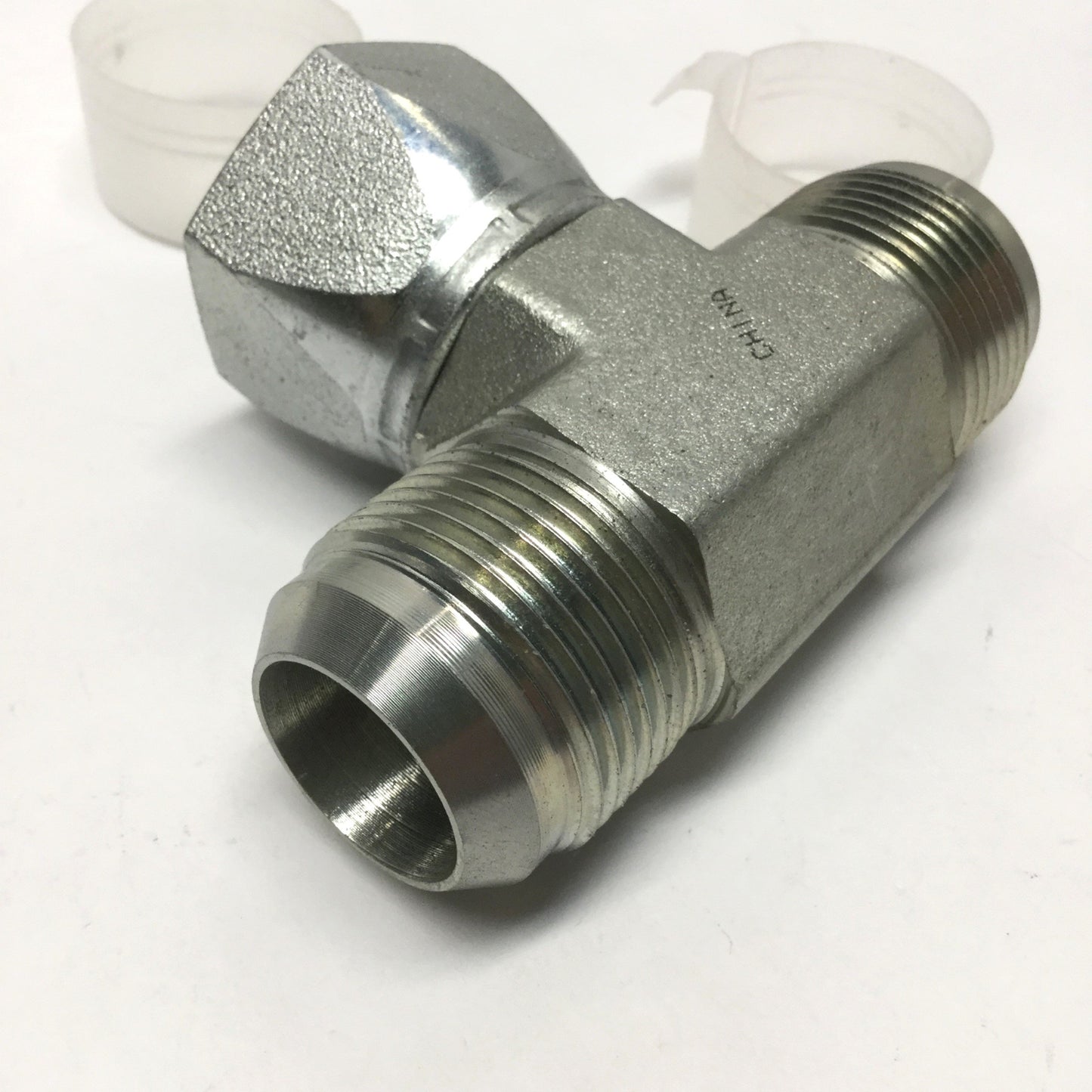 New – Open box 6600-16-16-16 Hydraulic Branch Tee 1" JIC 37° Female Swivel Nut to Male Flares