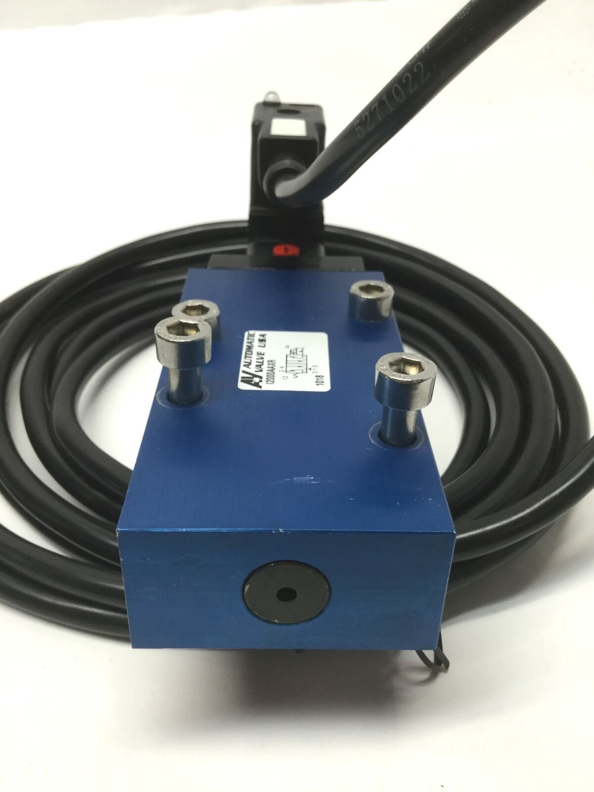 New – Open box Automatic I2000AAXR Pneumatic Solenoid Valve, 5-Port 2-Position, 24VDC Coil