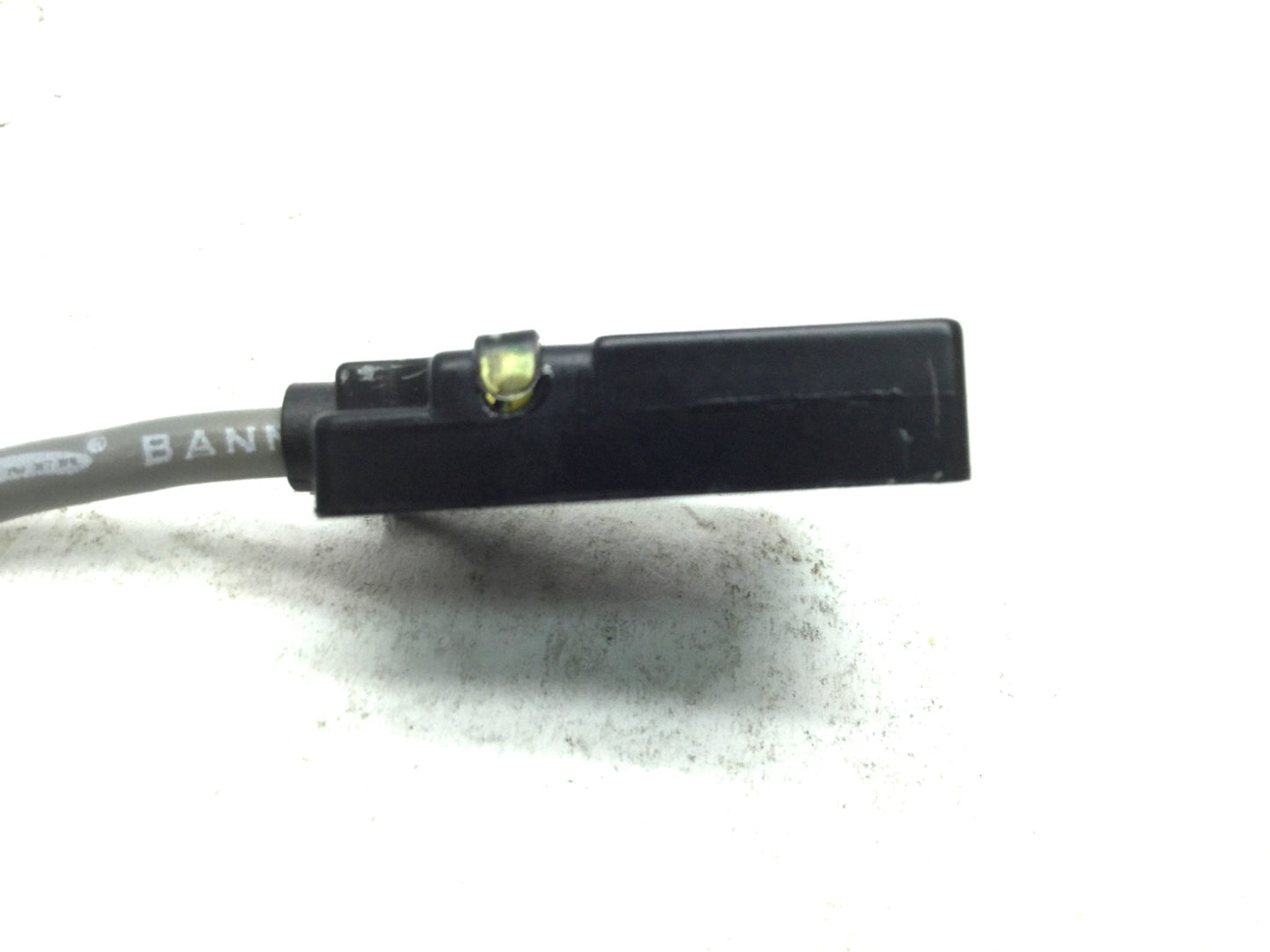 Used Banner EO60-Q08-RP6X Photoelectric Sensor Receiver 24VDC PNP Range 510 mm (20")