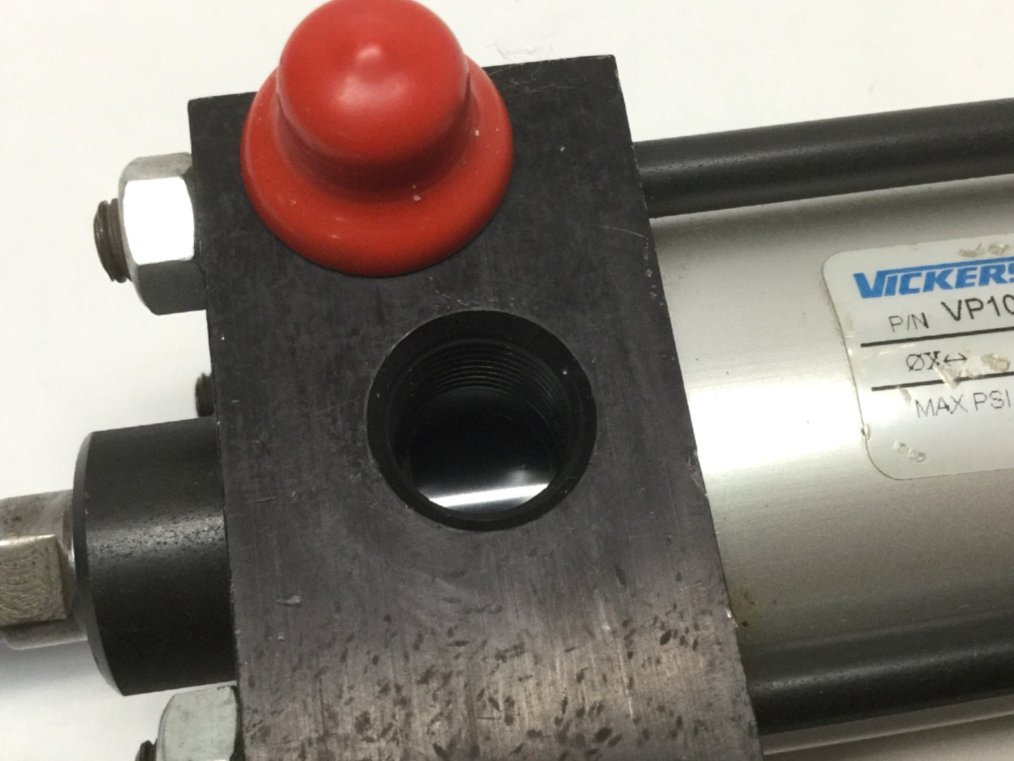 New – Open box Vickers VP10DRCA1AN 02800 Air / Hydraulic Cylinder 2" Bore, 2.5" Stroke, 250psi