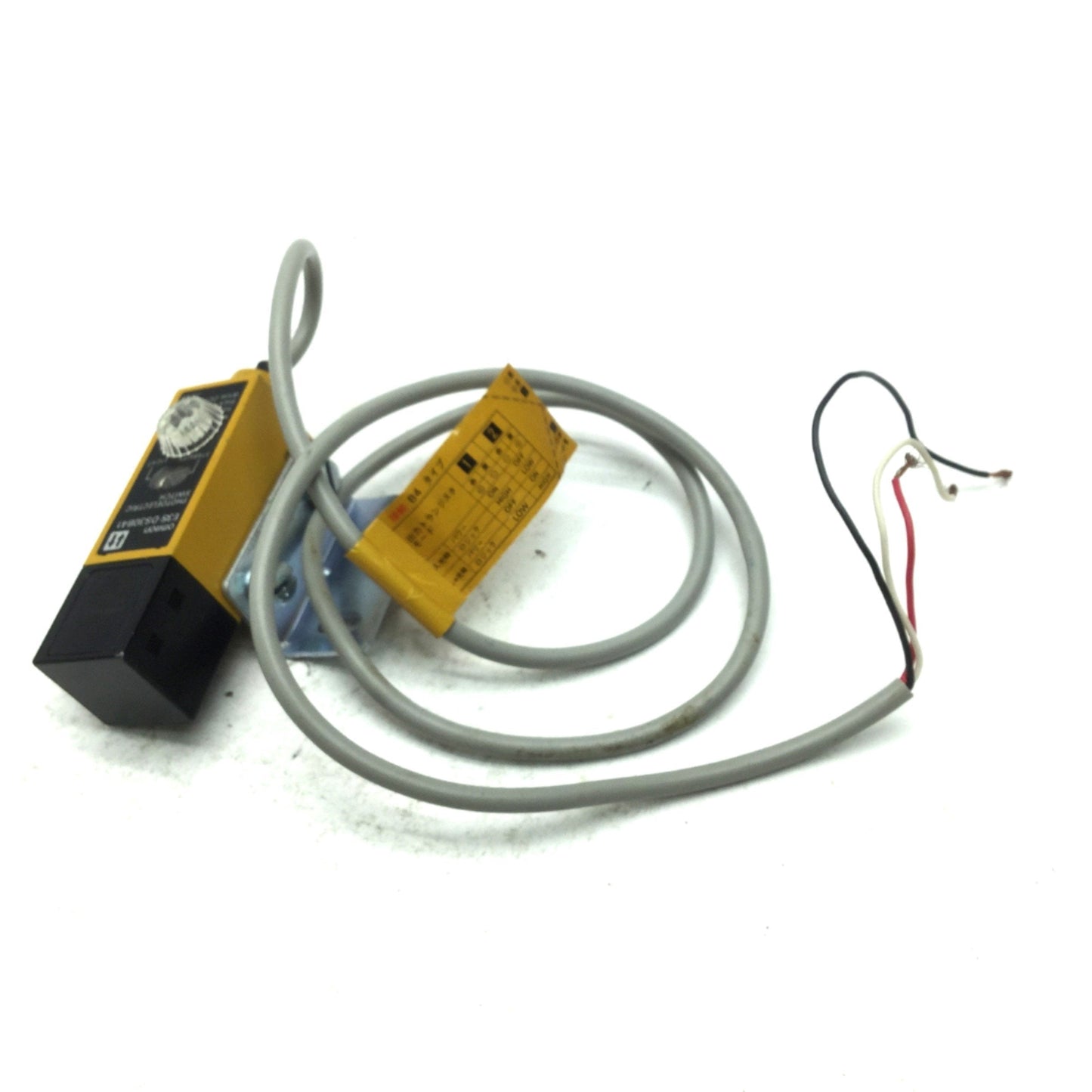Used Omron E3S-DS30B41 Photoelectric Vertical Sensor Diffuse Reflective, 30cm, PNP