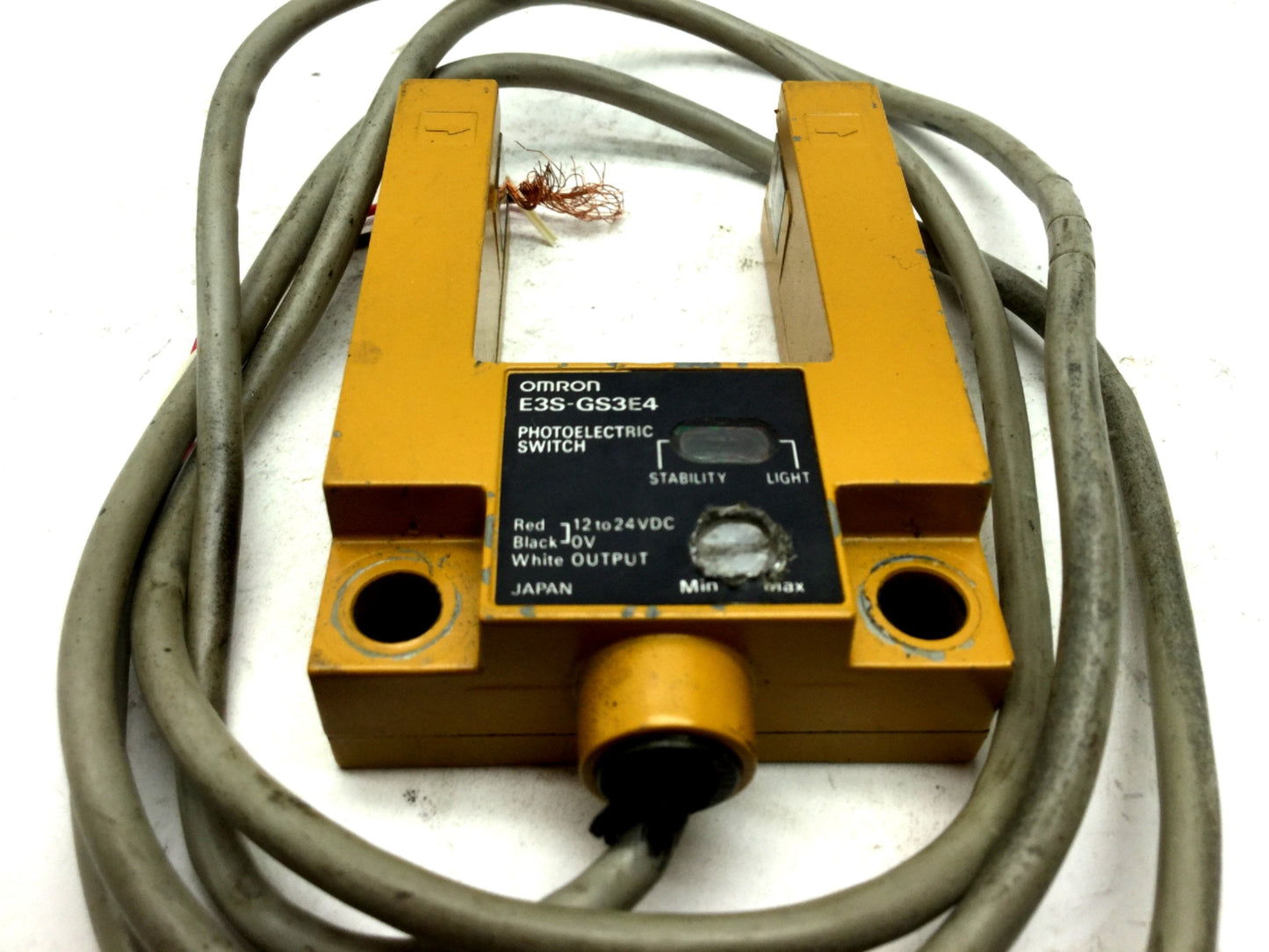 Used Omron E3S-GS3E4 Photoelectric Slotted Edge Registration Sensor NPN, 3cm 12-24VDC