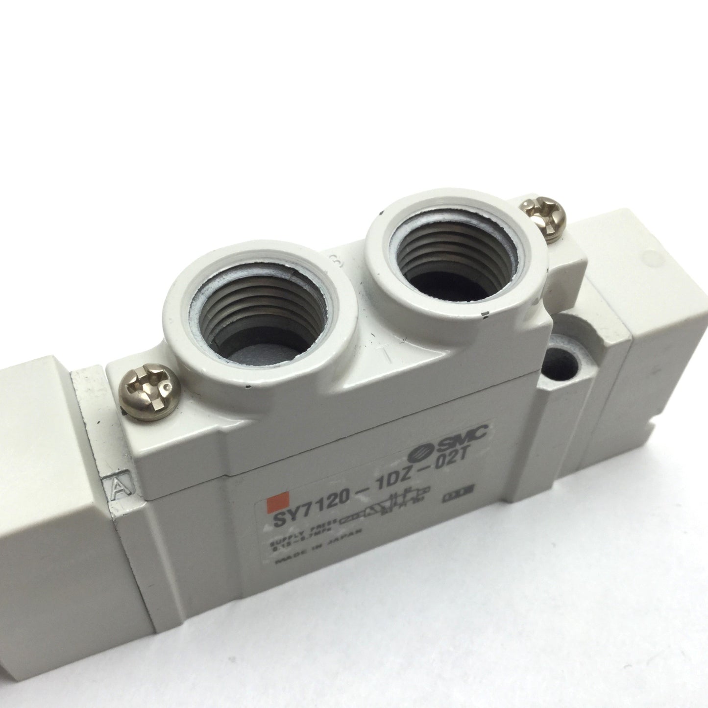 New SMC SY7120-1DZ-02T Solenoid Valve, 2-Position 5-Port 100VAC 0.15-0.7MPa 1/4" NPT