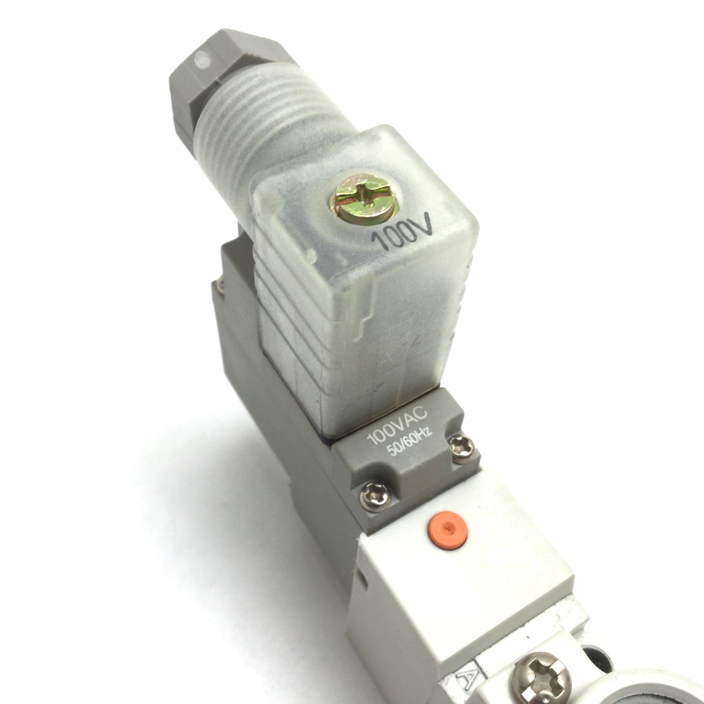 New SMC SY7120-1DZ-02T Solenoid Valve, 2-Position 5-Port 100VAC 0.15-0.7MPa 1/4" NPT