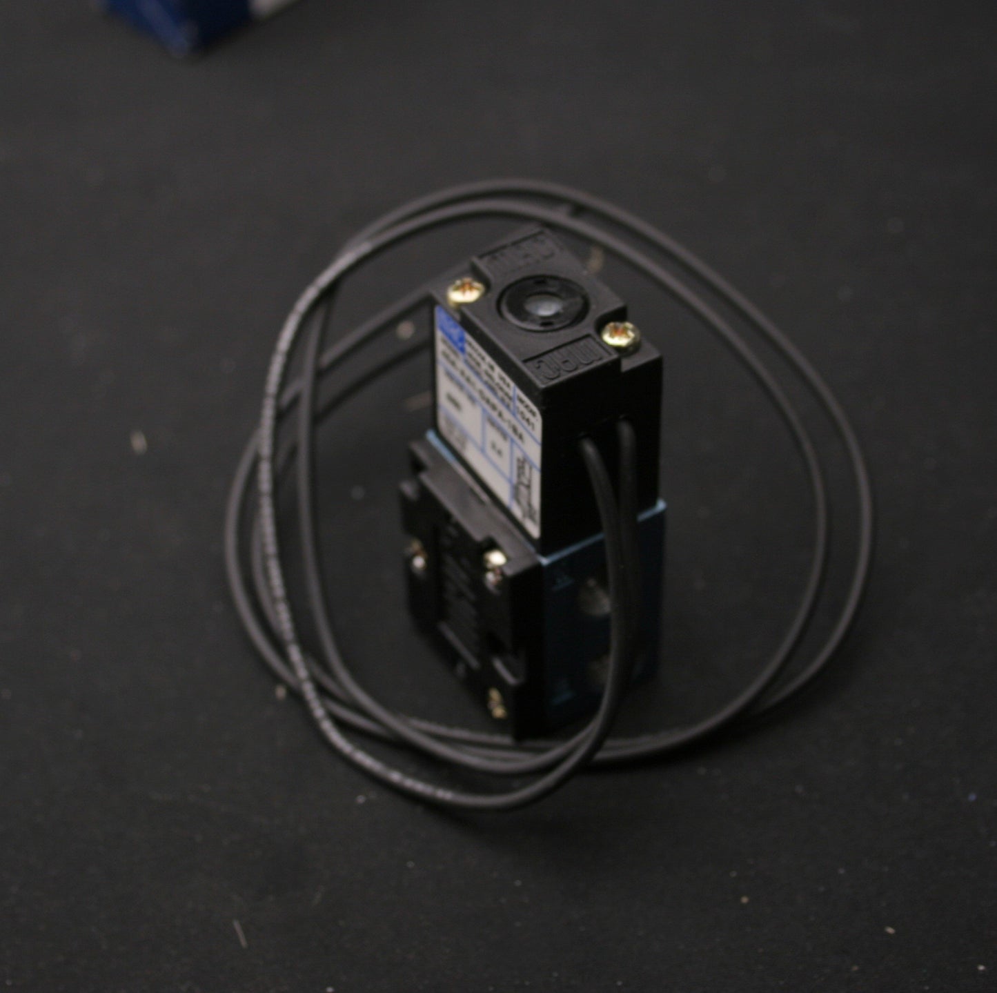 Used MAC 45A-AA1-DAPA-1BA Solenoid Valve, 6V, 60Hz, 3.4W, Vac to 130psi