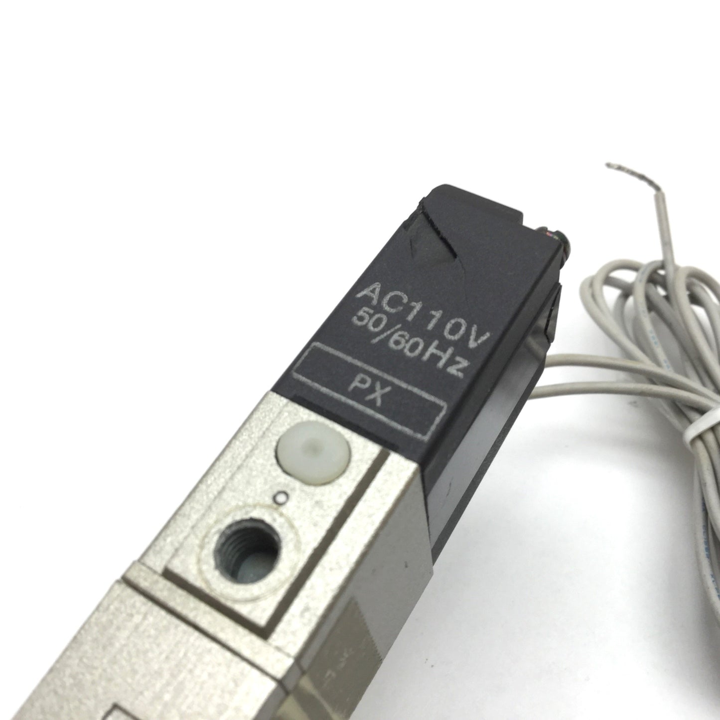 Used SMC VZ2320 Solenoid Valve, 3-Position 5-Port, 110VAC, 1-9.9kgf/cm², M5x0.8
