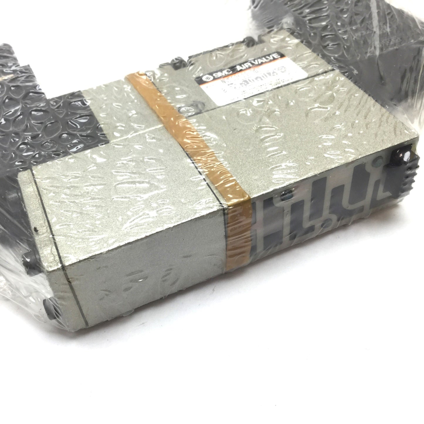 New SMC NVFS2610-3DZ Pneumatic Solenoid Valve, 3-Position 5-Port, 80-120VAC