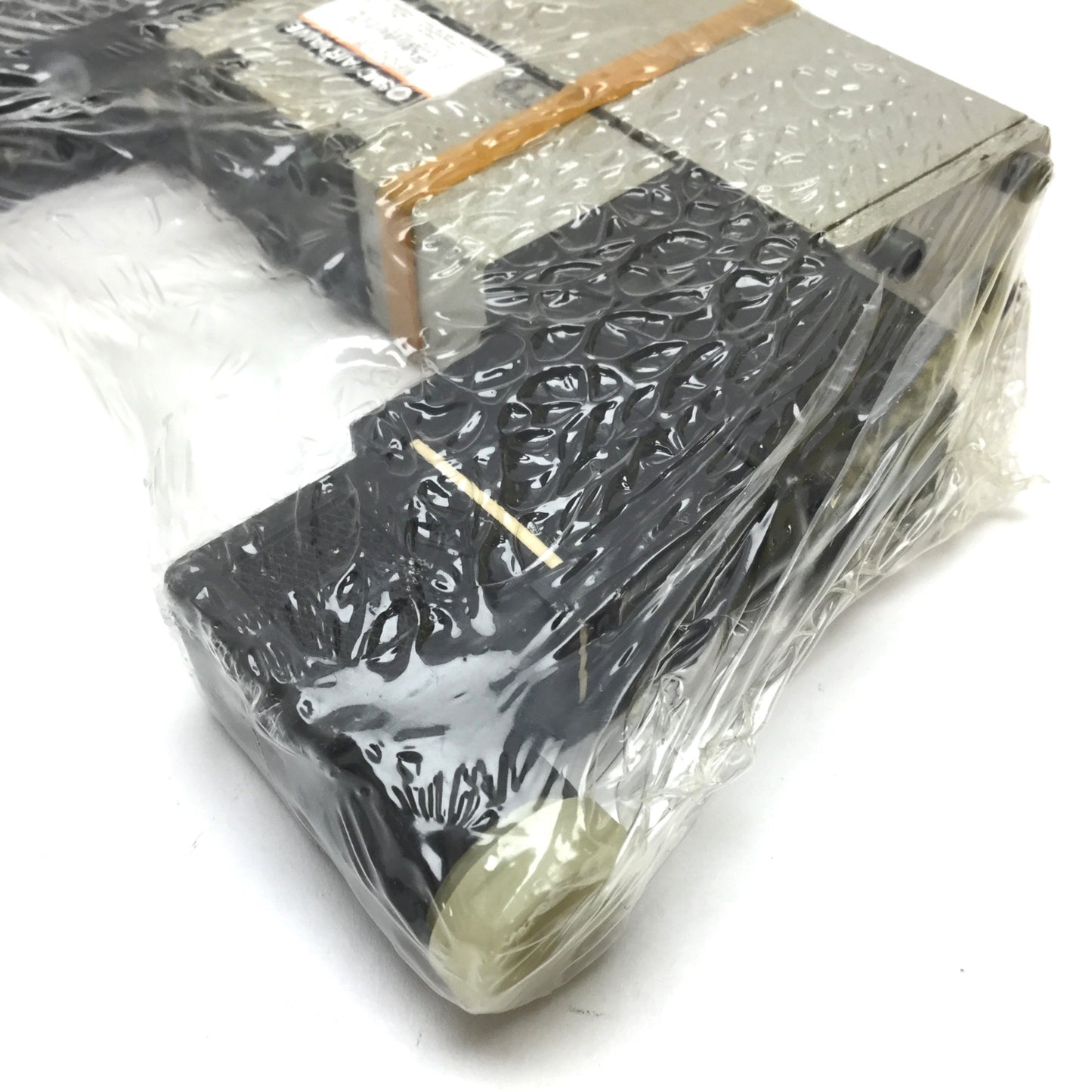 New SMC NVFS2610-3DZ Pneumatic Solenoid Valve, 3-Position 5-Port, 80-120VAC