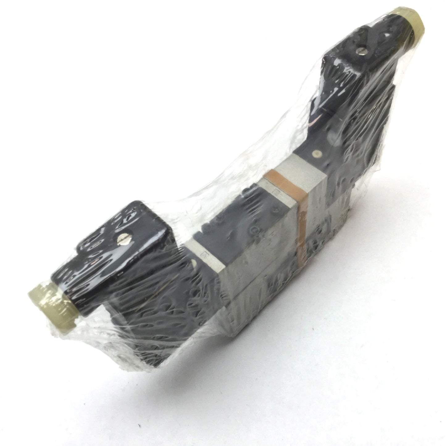 New SMC NVFS2610-3DZ Pneumatic Solenoid Valve, 3-Position 5-Port, 80-120VAC