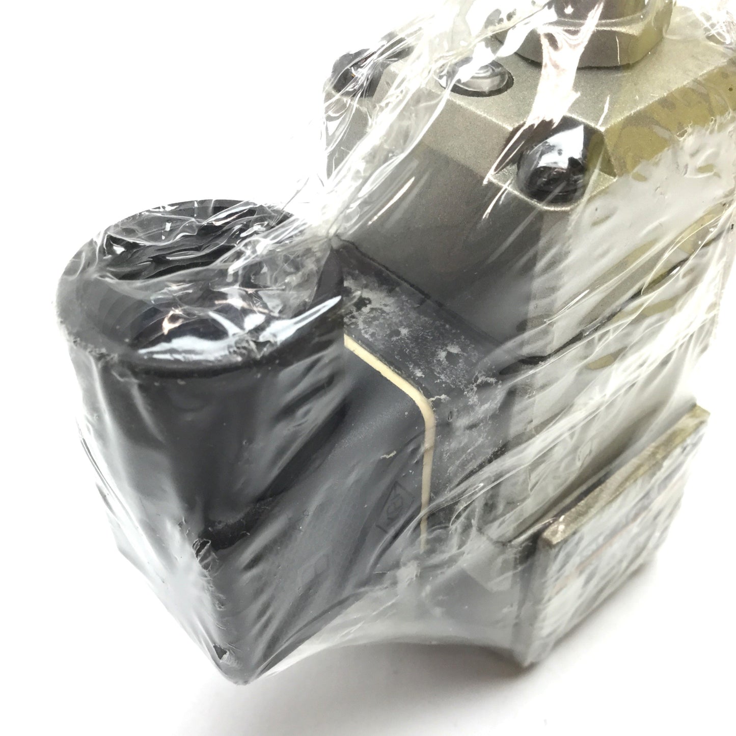 New SMC NV3115-0209JP3 Pneumatic Solenoid Valve, 2-Position 3-Port, 90-115VAC