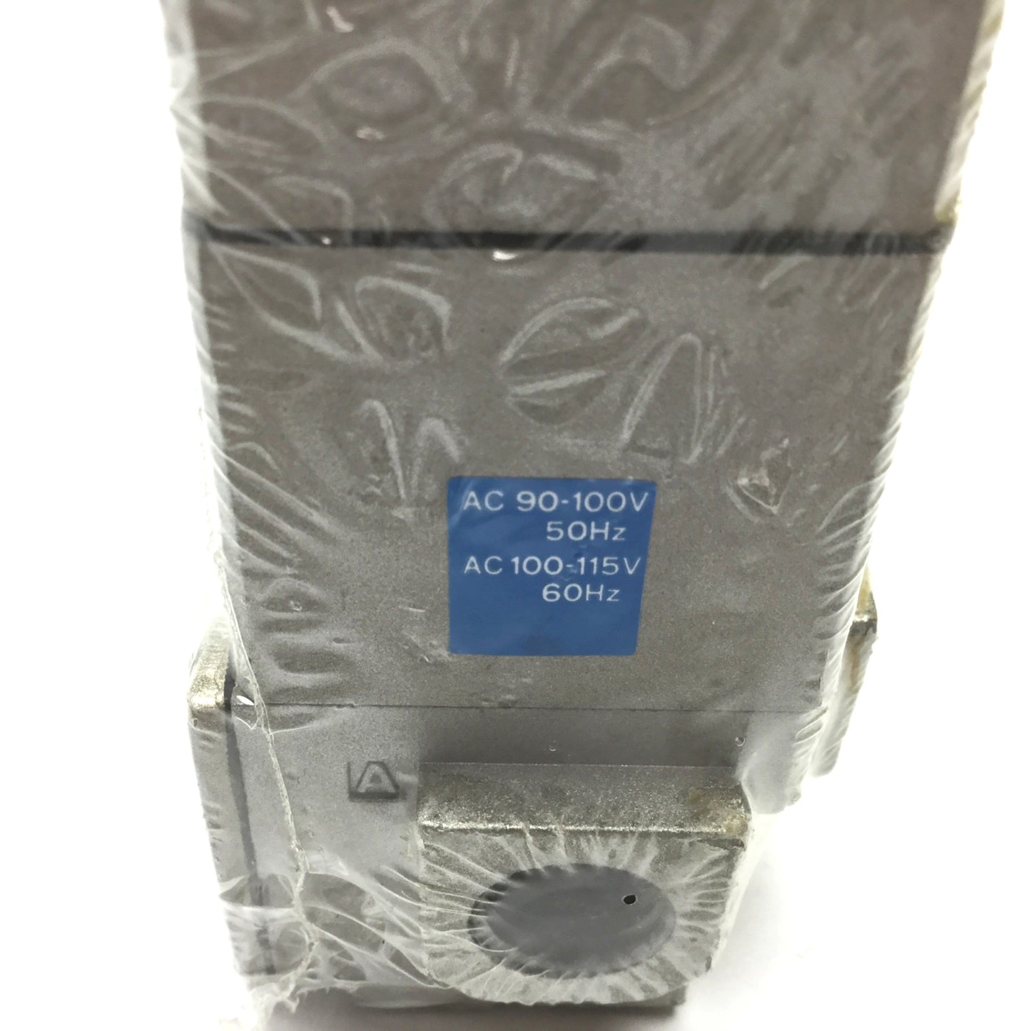 New SMC NV3115-0209JP3 Pneumatic Solenoid Valve, 2-Position 3-Port, 90-115VAC