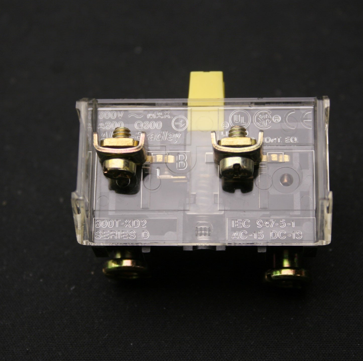 New – Open box Allen Bradley 800T-XD2 Shallow Block, N.C. Series D