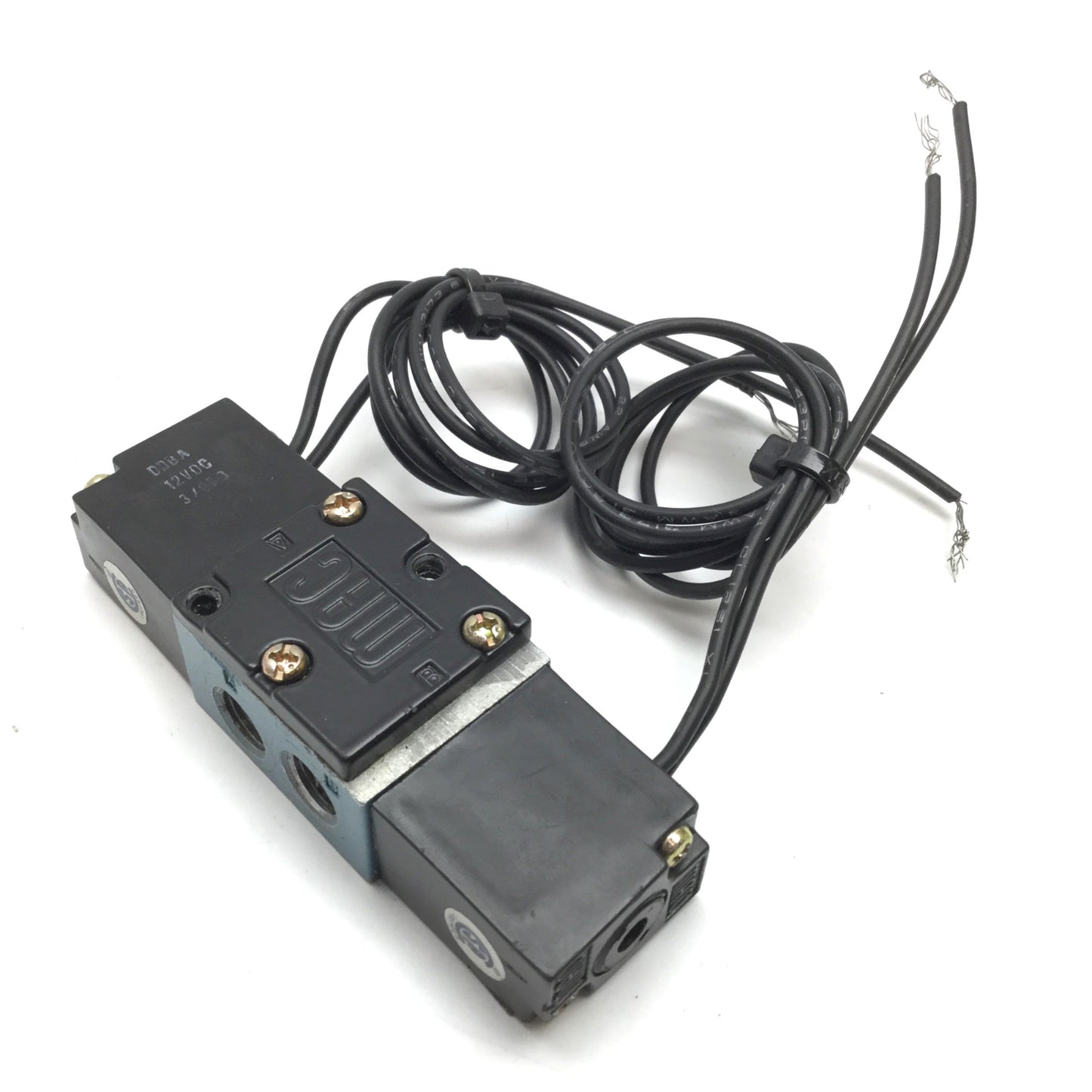 Used Mac 45A-GA1-DDBA-1BA Solenoid Valve, 2-Position 4-Port, 12VDC, 1/8" NPT, 120psi