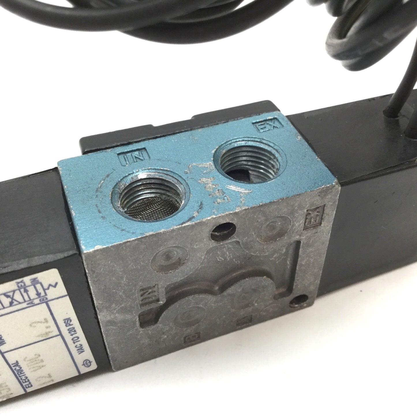 Used Mac 45A-GA1-DDBA-1BA Solenoid Valve, 2-Position 4-Port, 12VDC, 1/8" NPT, 120psi