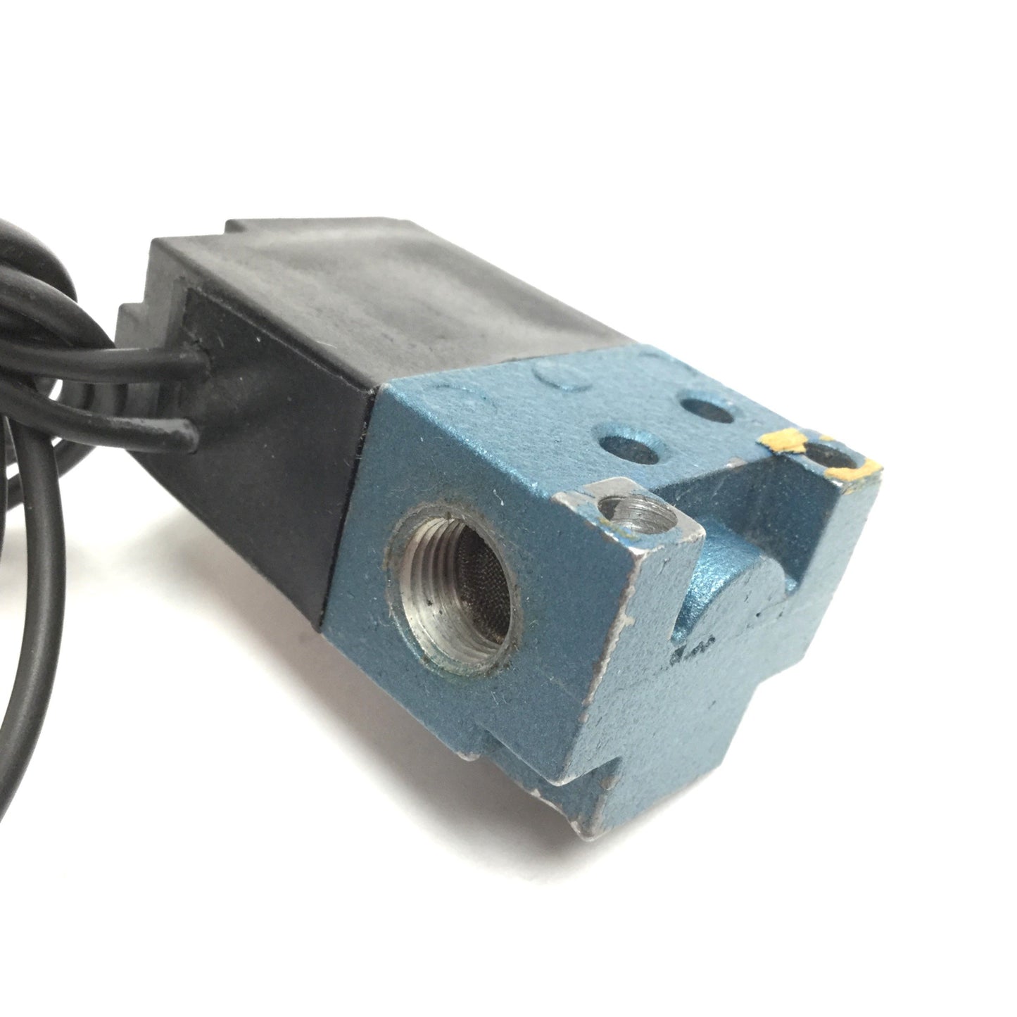 Used Mac DDAB Solenoid Valve, 2-Position 3-Port, Voltage: 24VDC, Ports: 1/8" NPT
