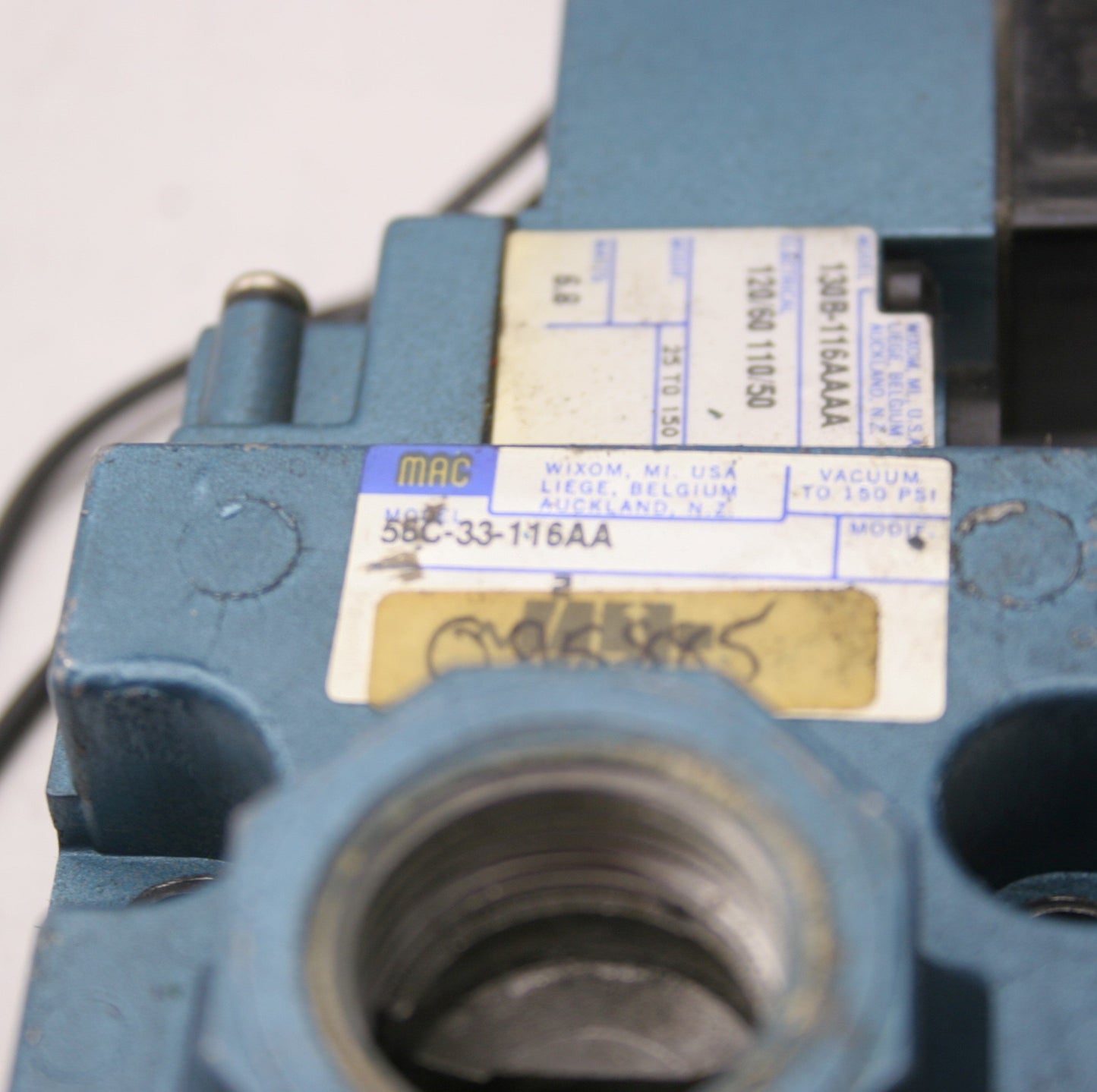 Used Mac Valve Assembly 56C-33-116AA Solenoid Valve 3-Way, VAC-150PSI 1/2" NPT Ports