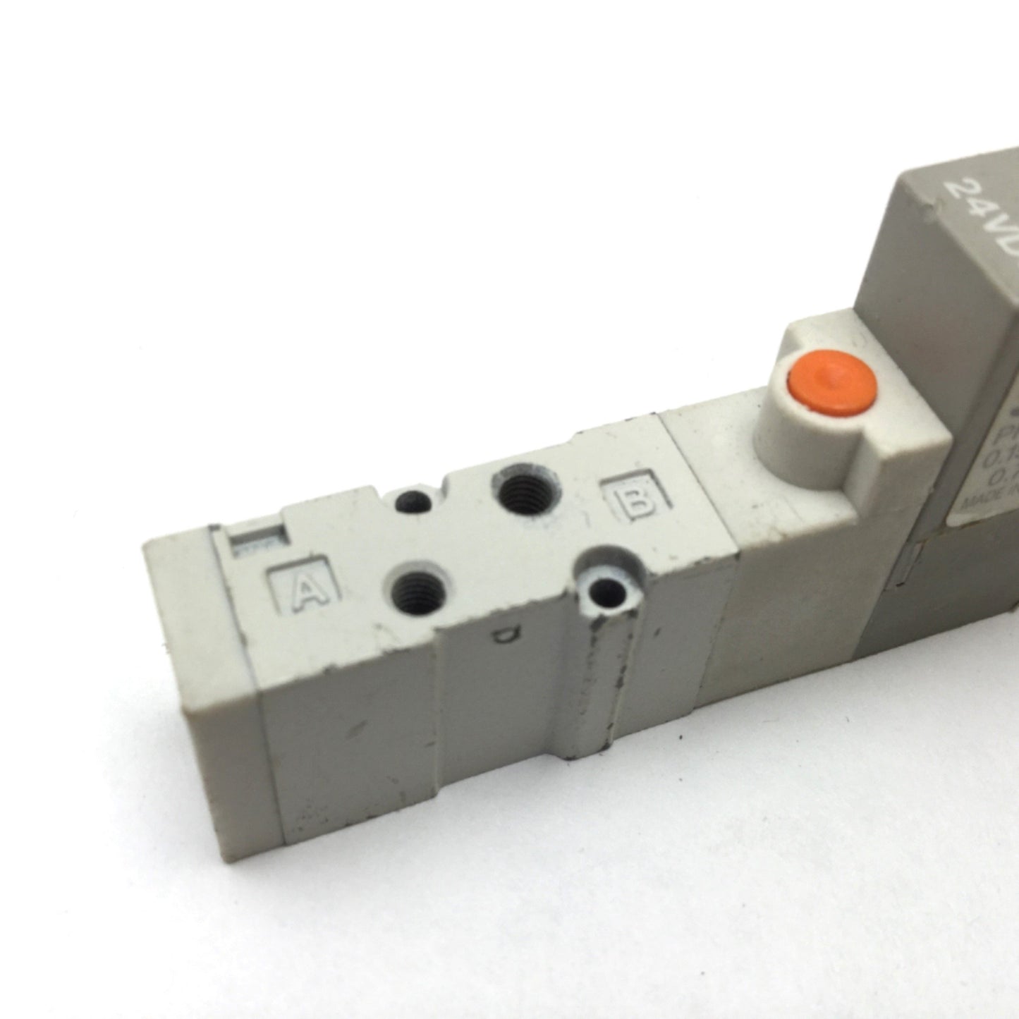 Used SMC SYJ3120 Solenoid Valve, 2-Position 5-Port, 24VDC, 0.15-0.7MPa, M3x0.5