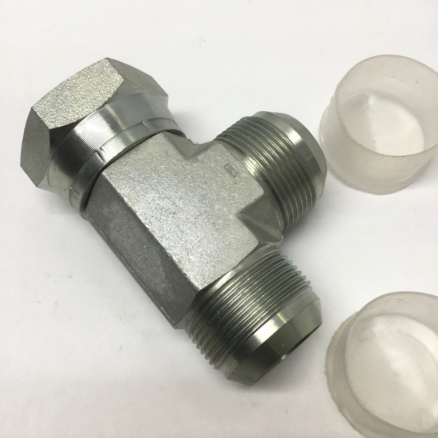 New – Open box 6602-20-20-20 Hydraulic Run Tee 1-1/4" JIC 37° Female Swivel Nut x Male Flare