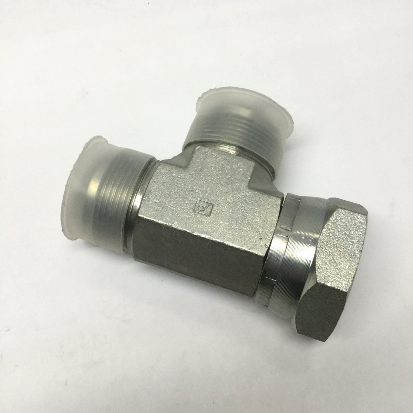 New – Open box 6602-20-20-20 Hydraulic Run Tee 1-1/4" JIC 37° Female Swivel Nut x Male Flare