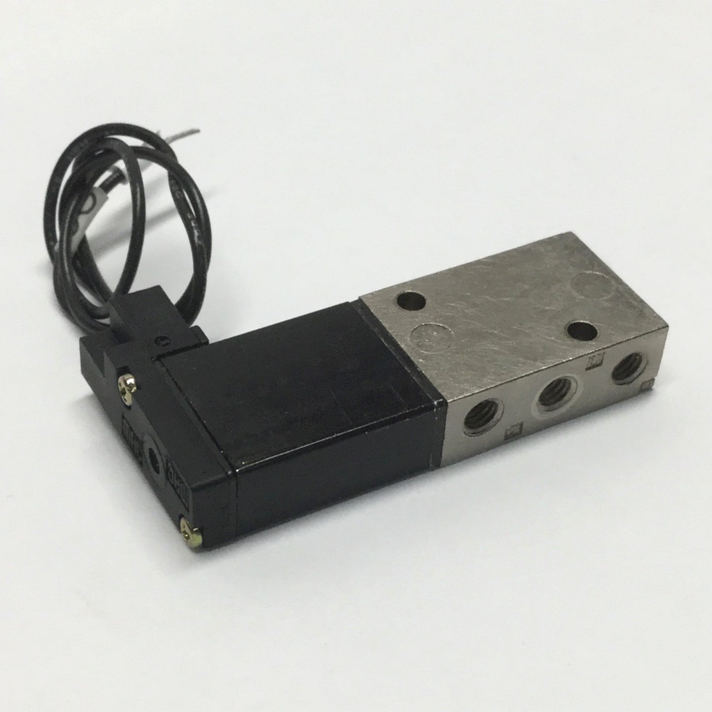 Used Mac 44C-ABA-GDFA-1BA Solenoid Valve, 5-Port 2-Position, 24VDC, 120psi, #10-32