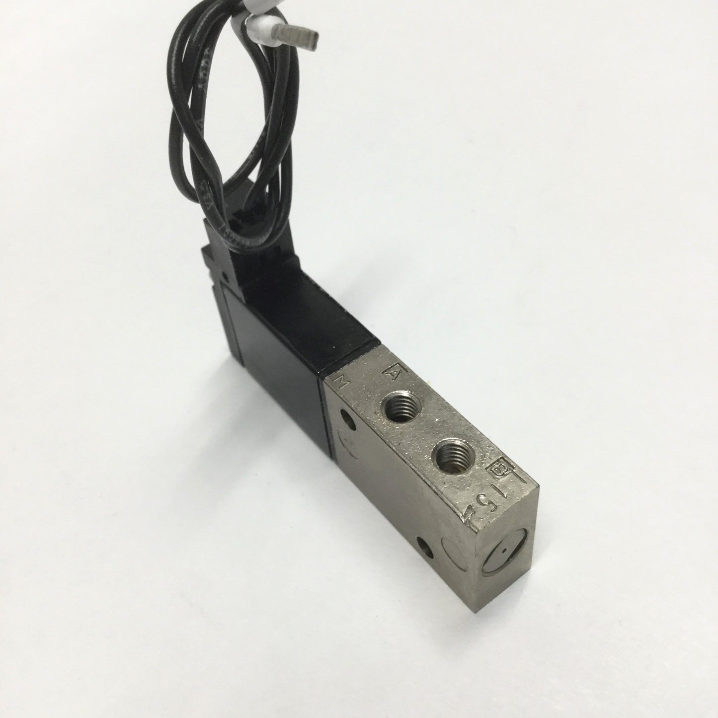 Used Mac 44C-ABA-GDFA-1BA Solenoid Valve, 5-Port 2-Position, 24VDC, 120psi, #10-32