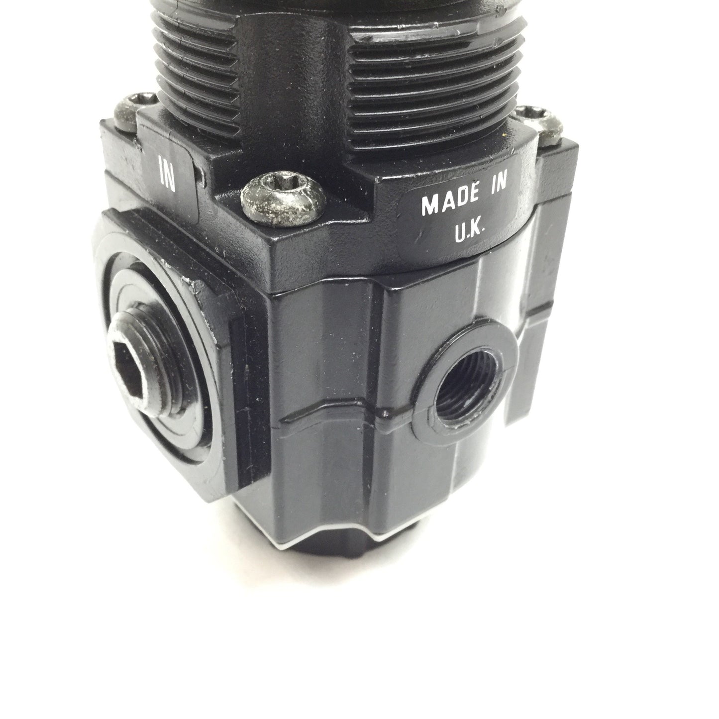 Used Norgren R72M-2AK-RMN Regulator, Inlet: 300psi Max, Set Range: 6-150psi, 1/4" NPT