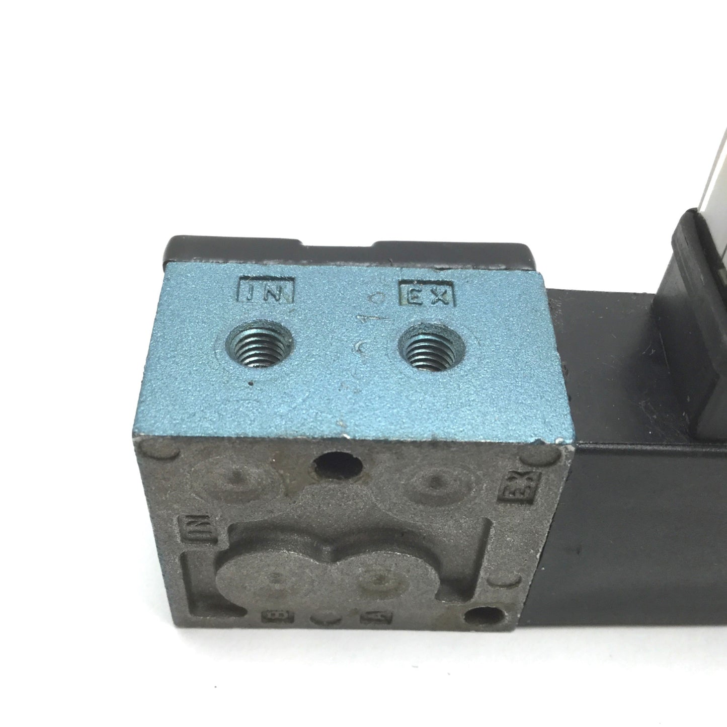 Used Mac 45A-AB1-DDAJ-2KE Solenoid Valve, 2-Position 4-Port, 24VDC, 10-32, Vac-120psi