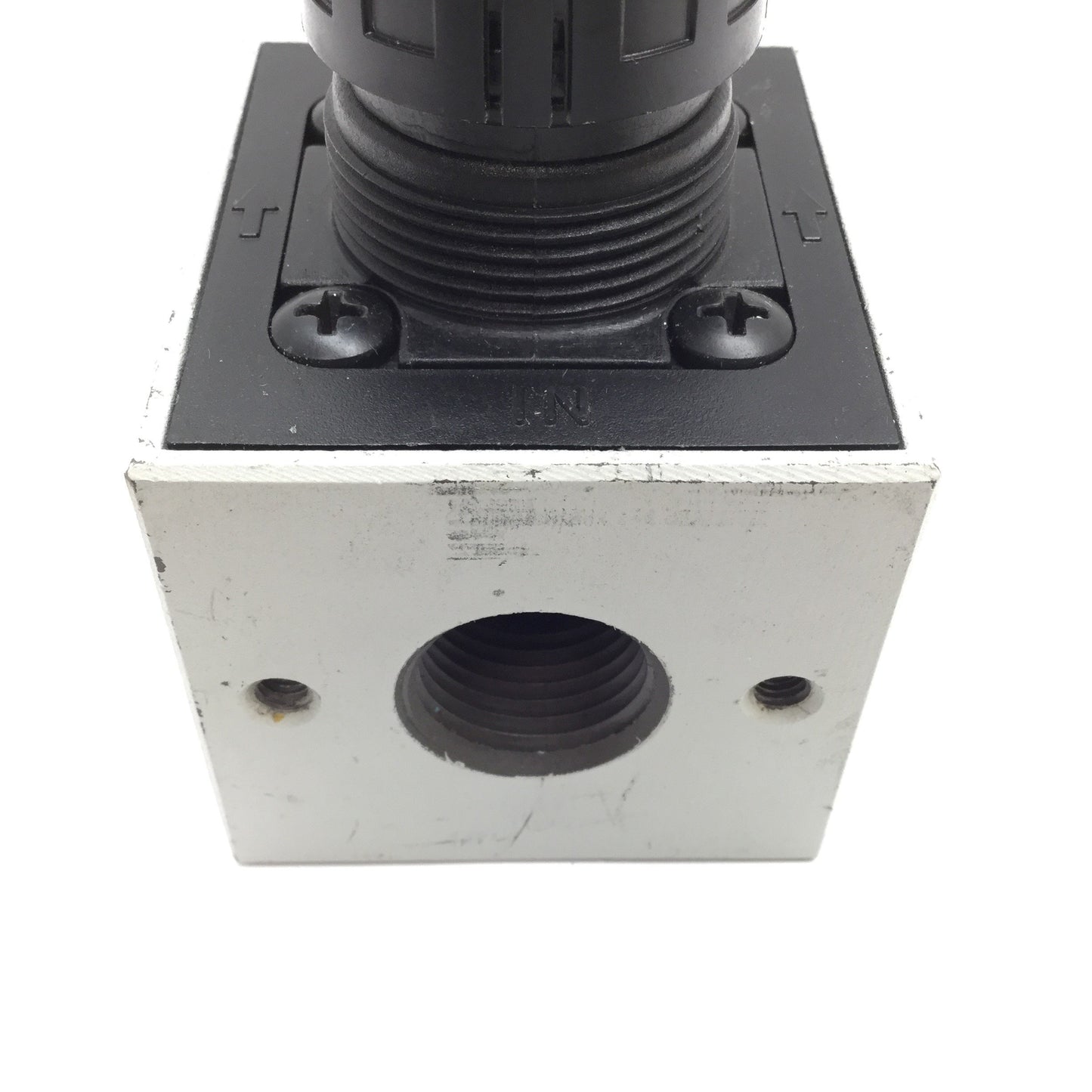 Used Numatics R22R-04 Regulator, Set Pressure: 0-125psi, Ports: 1/2" NPT