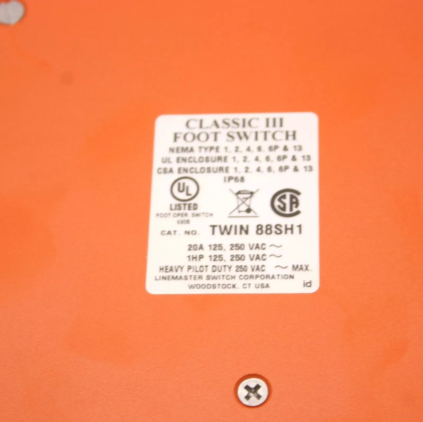 New Linemaster TWIN 88SH1 Classic III Footswitch & Full Guard SPDT 250VAC Max