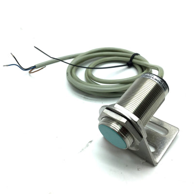Used Siemens 3RG4614-0AN61 Inductive Proximity Sensor Range: 10mm 24VDC 3-Wire PNP
